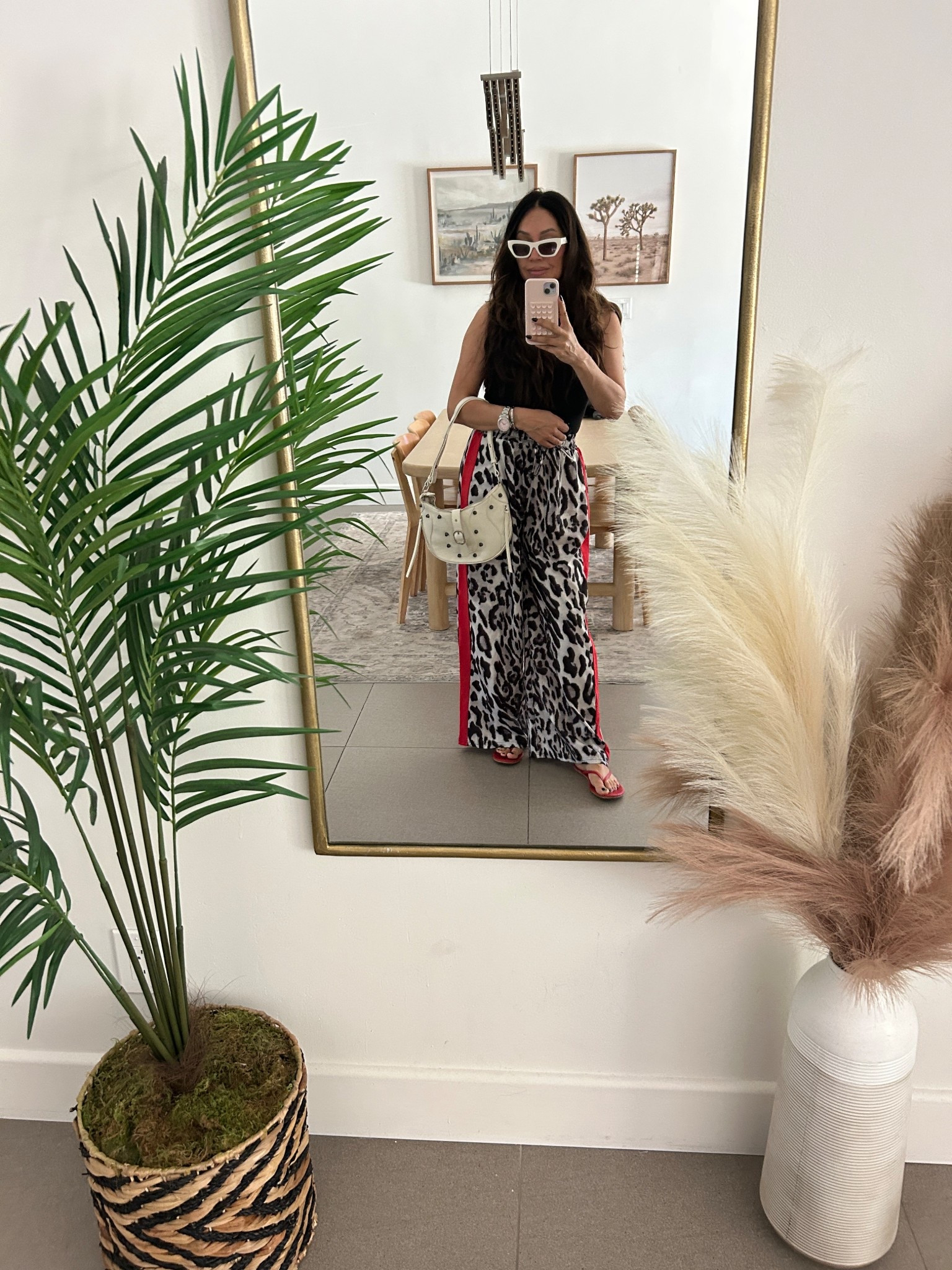 Small in everything
Sandals tts 

#WalmartPartner #ThanksWalmart #thevaleriecummins #shopwalmart #walmartcreator #latinacontentcreator #ltklatina