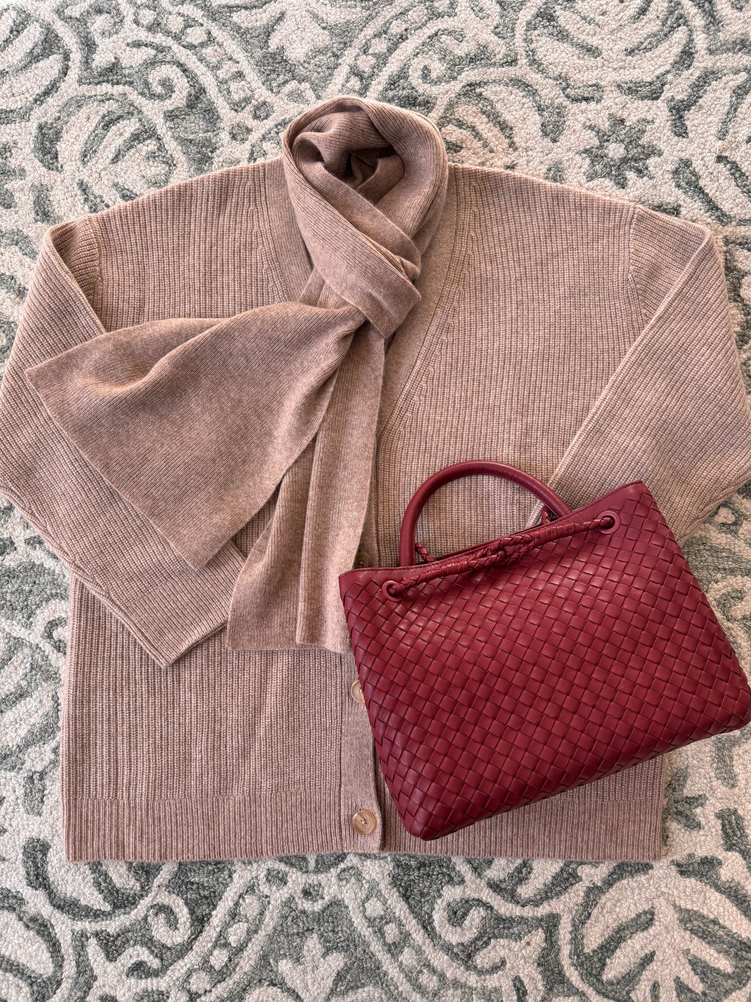 It's the Season of Gifting!
@Quince is a one stop shop for gift ideas for the ladies in your life. They will love the quality, you will love the price.

#QuincePartner @LTK #liketkit

#LTKGiftGuide #LTKCyberWeek #LTKHoliday