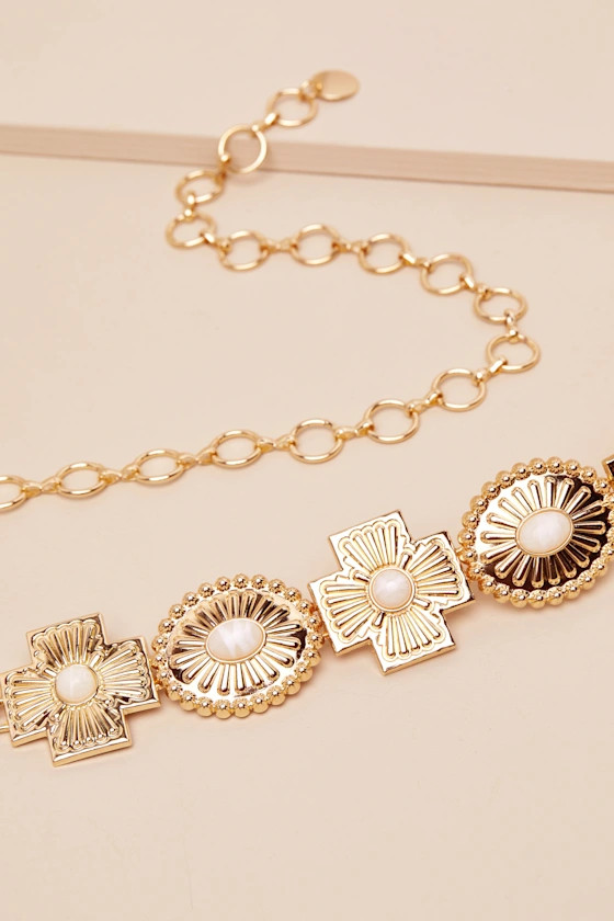Adabelle Gold Etched Concho Belt | Lulus