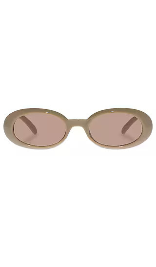 Le Specs Work It! in Tan. | Revolve Clothing (Global)