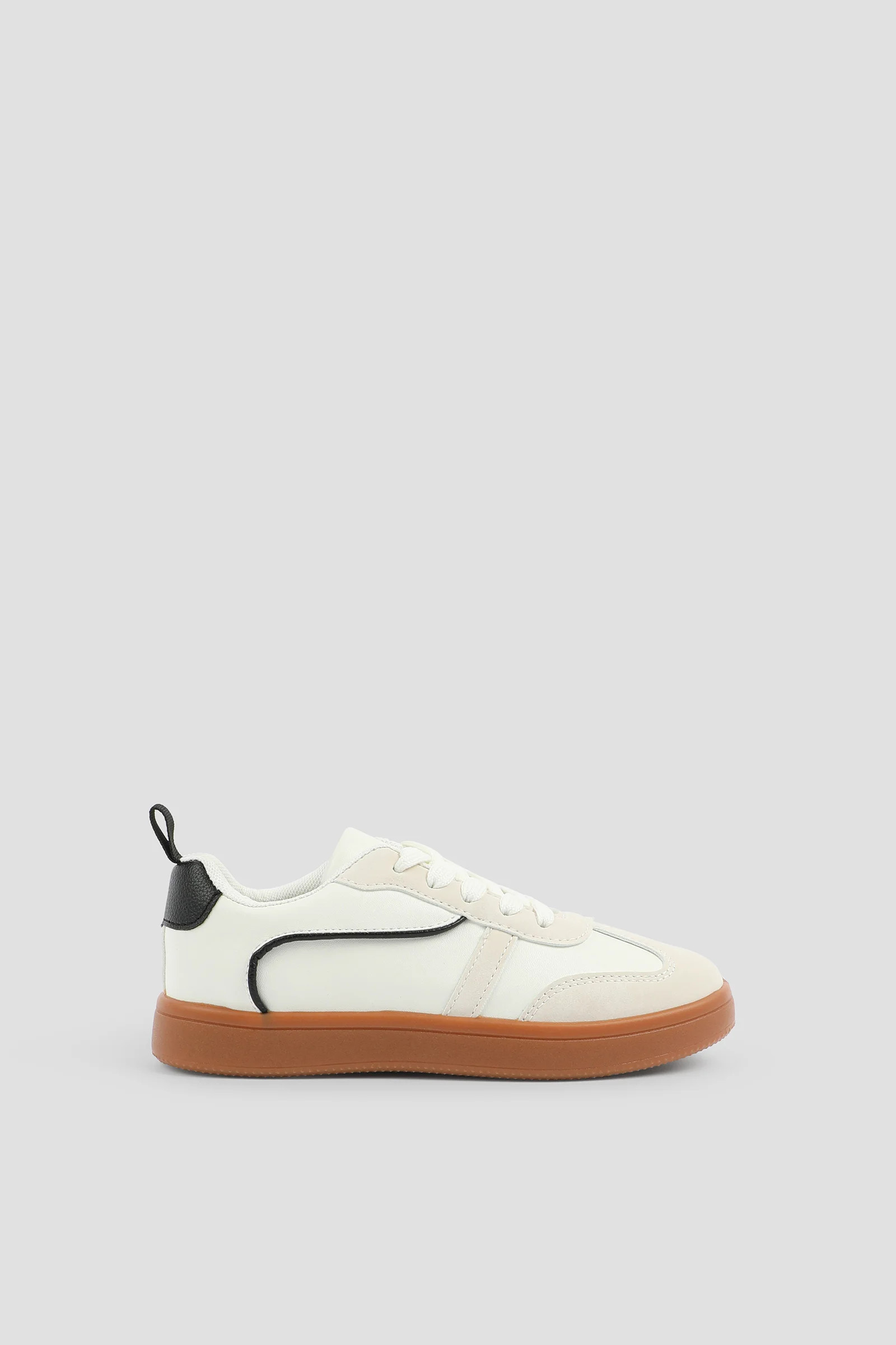 Retro Sneakers | Ardene