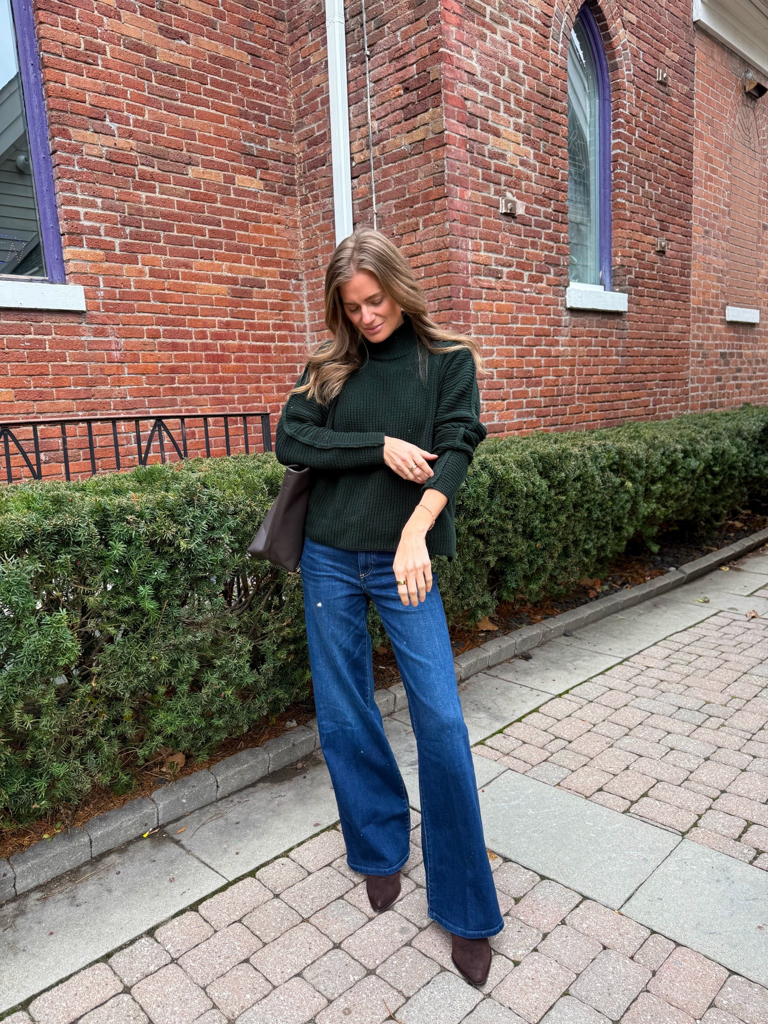 Confidence is my daily uniform, and @FrankandEileen is one of the brands that makes it effortless. Their pieces are polished, timeless, and always make me feel put together.✨ #FrankandEileenPartner and #WearLoveRepeat 
