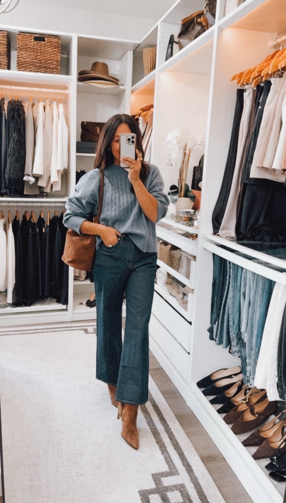 Sweater 40% off! Super soft perfect for work or weekend ⭐️

#LTKFindsUnder50 #LTKOver40