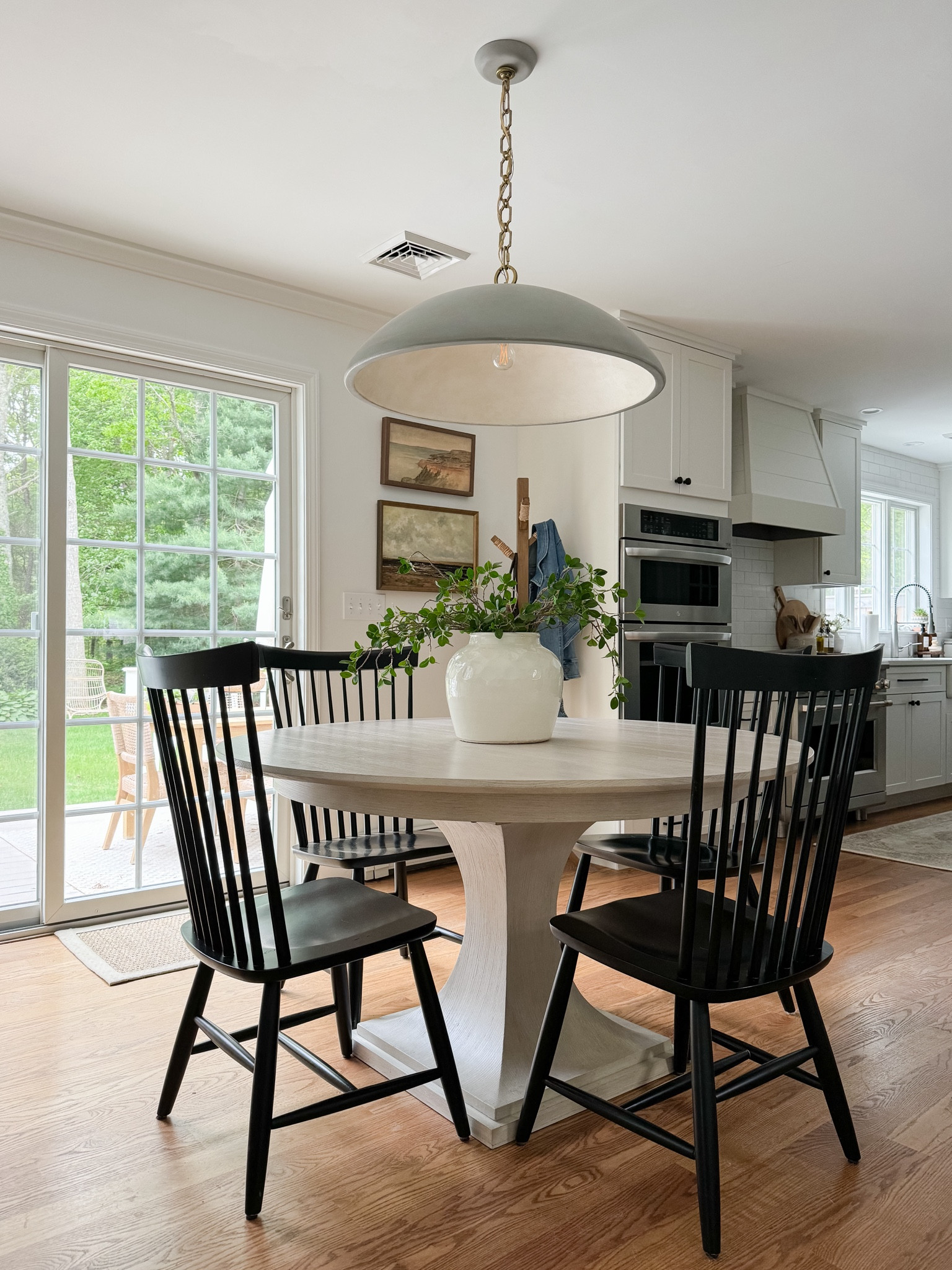 Coastal Kitchen Faves

coastal kitchen  kitchen runner  coastal kitchen faves  home decor  trending home decor  sherricalnanhome 

#LTKFindsUnder50 #LTKSaleAlert #LTKHome