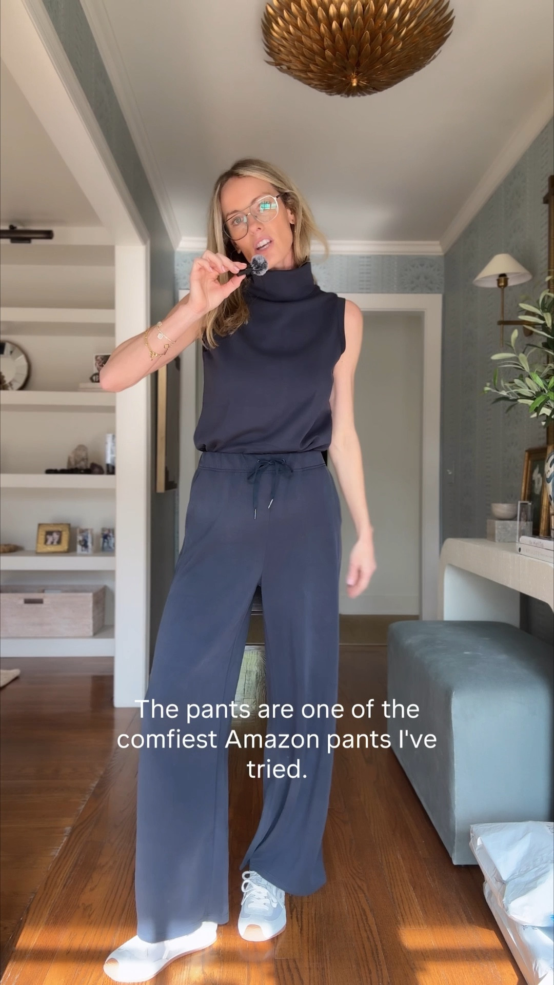 I still cannot believe this set is Amazon!! The turtleneck top and fit of pants is perfect. Size small!! 