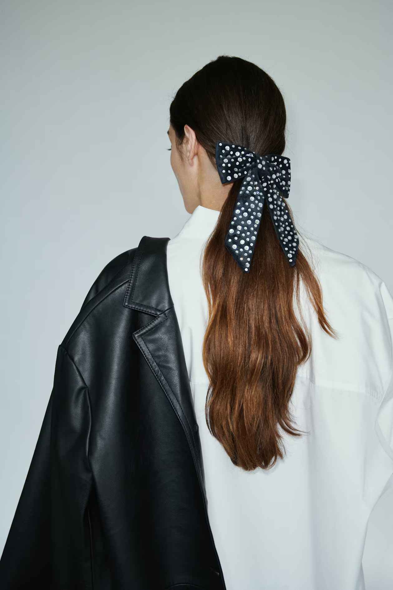 Embellished bow hair clip | H&M (UK, MY, IN, SG, PH, TW, HK)