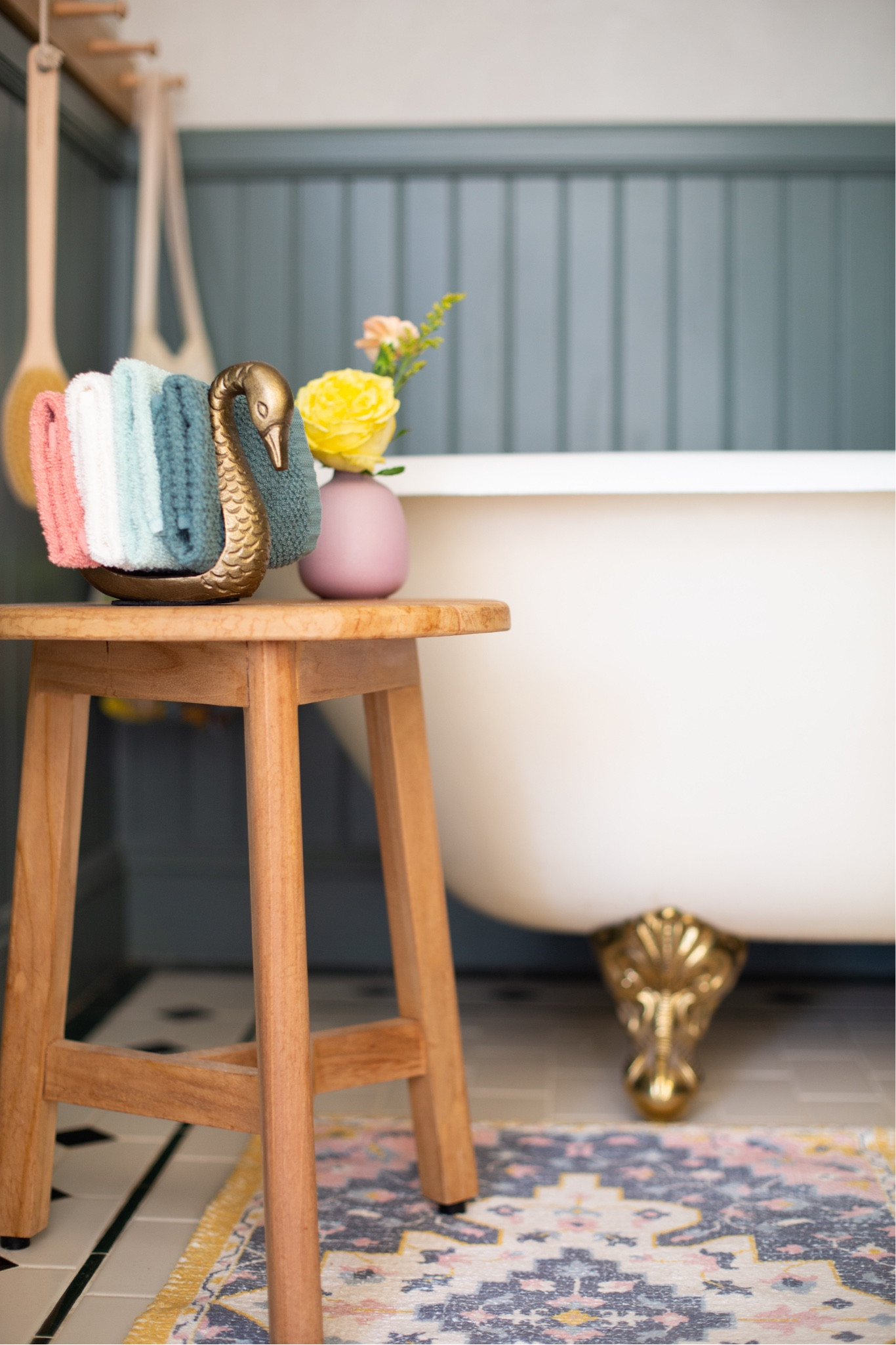 Obsessing over this little brass swan + these colorful washcloths that were only
$5 a pack #ltk 

#LTKFind #LTKunder50 #LTKhome