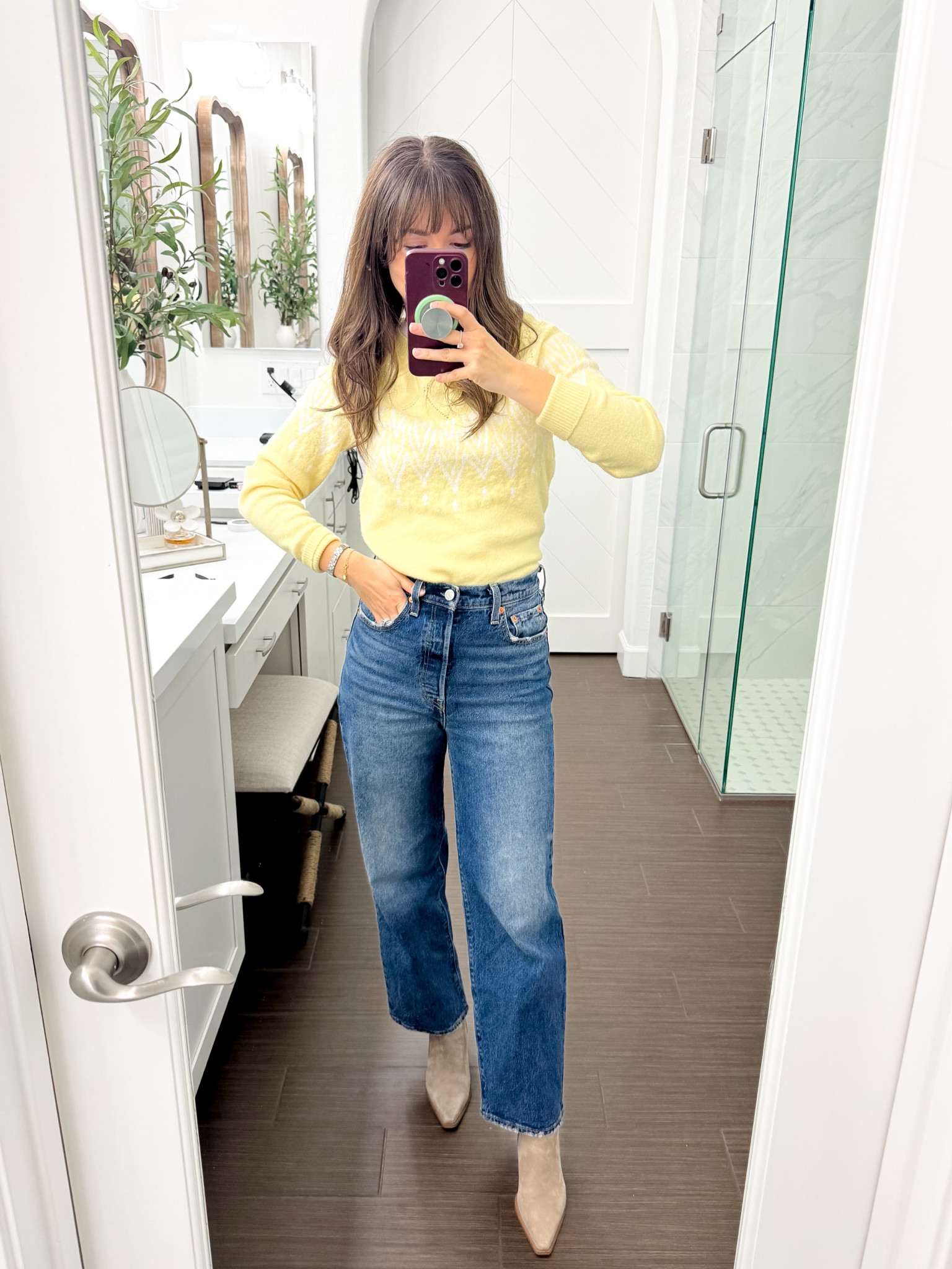 Yellow sweater xsmall
Jeans 25

