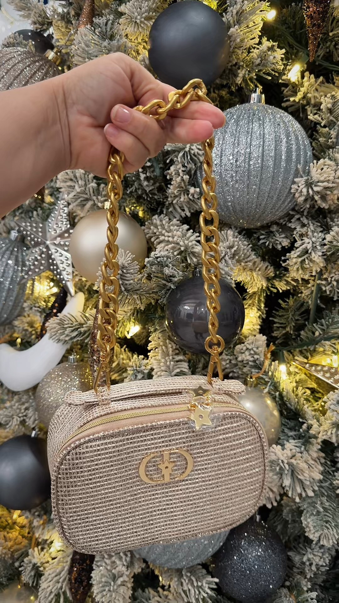 It’s not too late to get that perfect gift delivered! #Dior #HolidayGiftIdeas #Gifts #BeautyGiftSet

#LTKBeauty #LTKGiftGuide #LTKHoliday