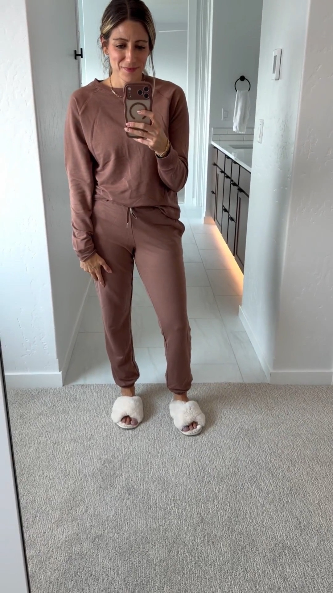 Another  monochrome set I’ve been living in lately 🤎 I’m wearing a size small in the brown, but it comes in multiple colors so you can snag your fave! It’s super soft, thin & lightweight — basically perfect for lounging at home or running errands in comfort + style. And the best part? It’s under $15 🙌✨

#LTKSaleAlert #LTKFindsUnder50 #LTKStyleTip