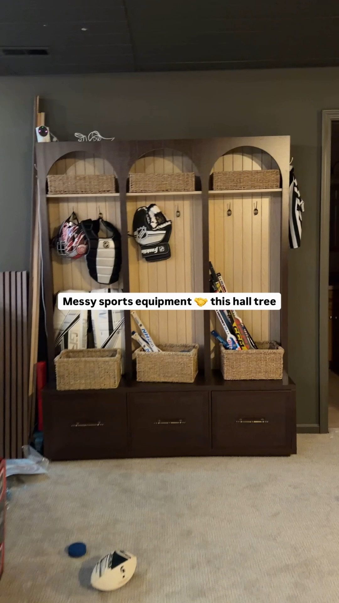 This hall tree from @Wayfair has been a game changer for keeping the boys’ hockey equipment organized!! Would be perfect in a mudroom or entryway too! 

Wayfair Finds | Hall Tree | Storage Locker

Come Stay Awhile, Amanda Vernaci

#LTKHome #LTKSaleAlert