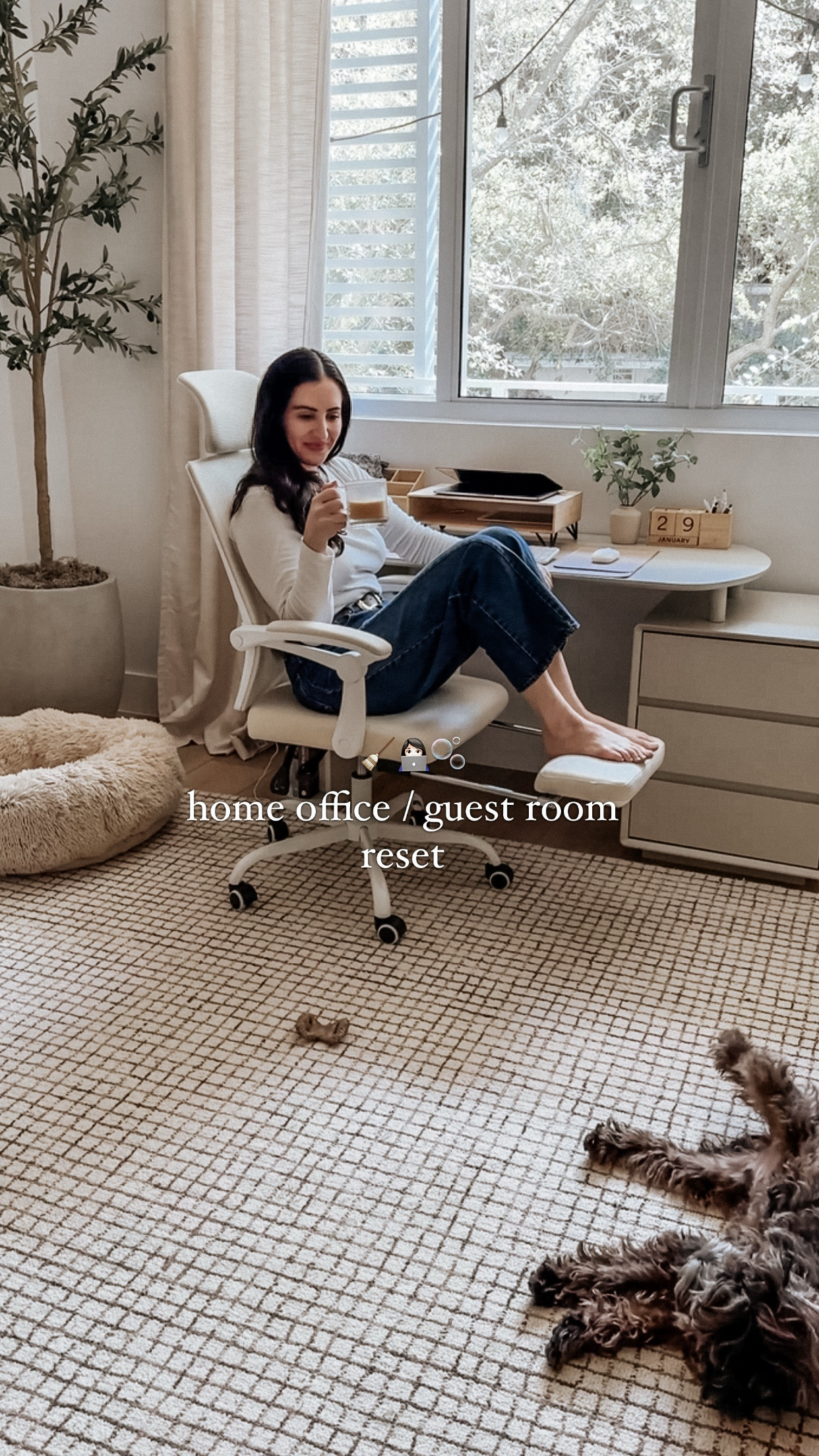 Home office / guest room refresh!

Neutral decor, home decor, cleaning, organizing, home office, desk, cabinet, chair 

#LTKHome #LTKStyleTip