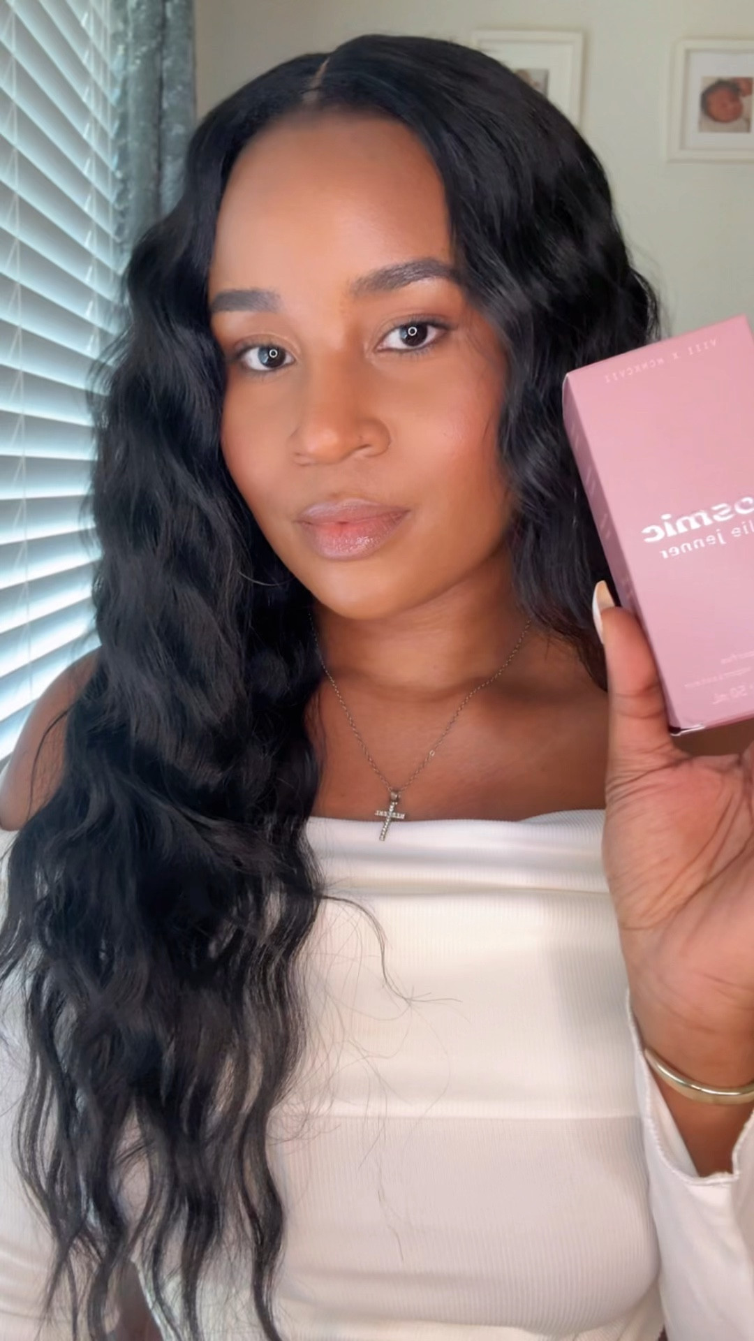 Trying the @kyliecosmetics ‘Cosmic’ perfume which has an amber/jasmin mix with a vanilla/floral type of scent, it’s very feminine. The bottle itself is designed to fit your hands which is interesting, I would definitely opt for this for a girly brunch. 

AD*

.

#kyliecosmetics #kyliejenner #kyliecosmic #kylieperfume #fragrances  #fragrancelover #fragrancecollection #fragranceaddict #perfume #perfumecollection #perfumelovers 
#beauty #beautyinfluencer #beautycontentcreator #beautycreator #makeup #summerglow #ukcontentcreator #summerlooks #summervibes #summerstyle #summerglow #glowmakeup #makeup #makeuplooks #summermakeup #glowup #kylieskin

#LTKbeauty