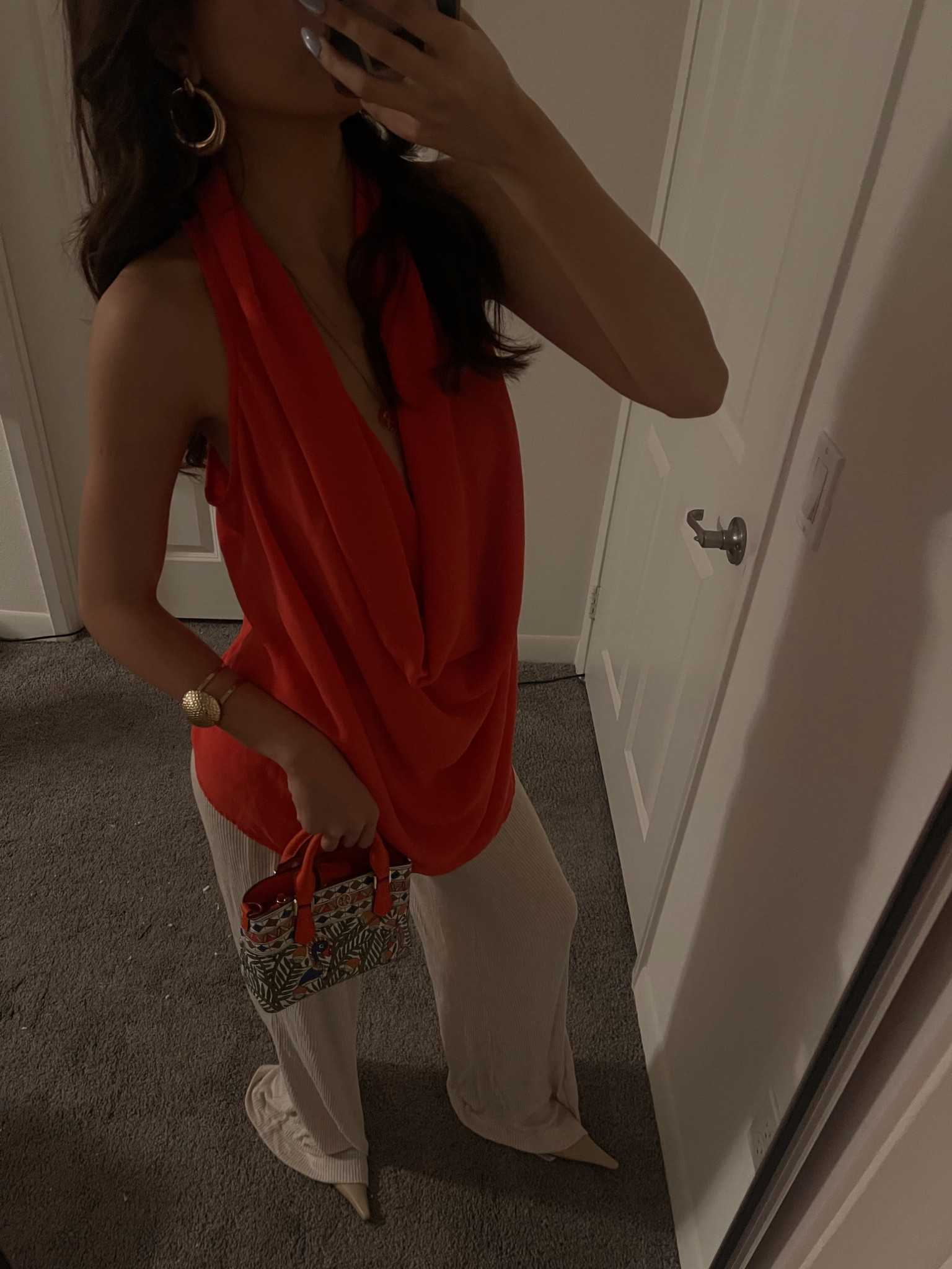 Whether it’s a valentine’s date night or a girls night out, a cowl neck blouse is one way to elevate any look. It’s classic, elegant, and effortlessly chic 🧡 

#LTKFindsUnder100 

#LTKSeasonal #LTKselfcare #LTKootd