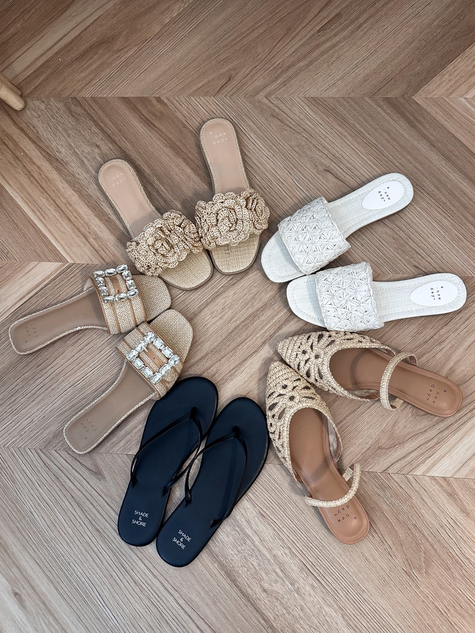 Sandal sale going on now!! Run!! 

#LTKStyleTip #LTKShoeCrush #LTKFamily