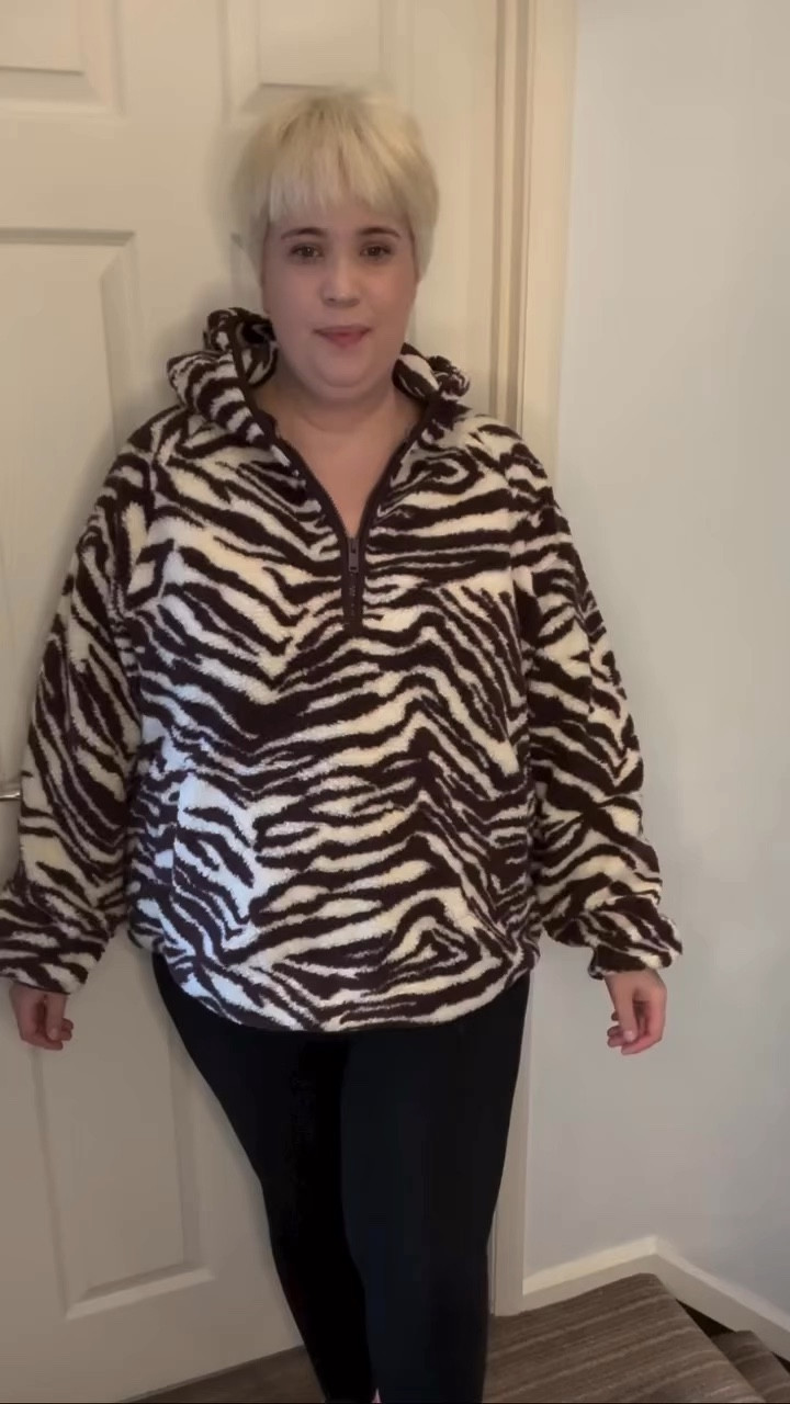 Cute little burgundy fleece 

#LTKstyletip #LTKautumn #LTKbag