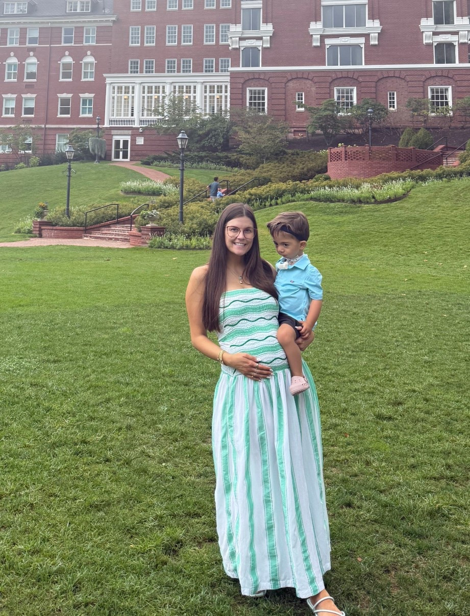 Maternity friendly dress

#pregnantoutfit #maternityoutfit