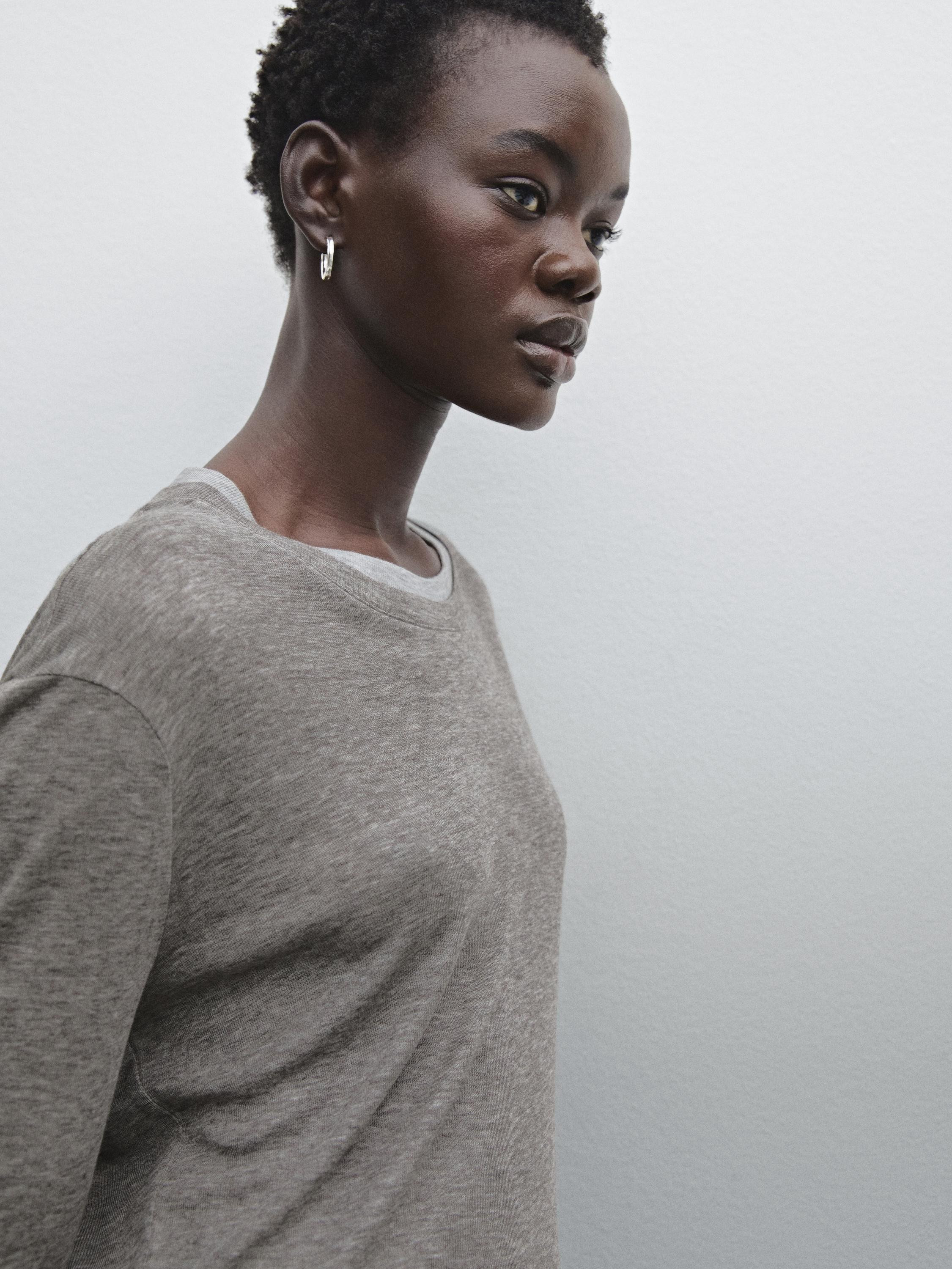 Lightweight double-layer wool blend T-shirt | Massimo Dutti UK