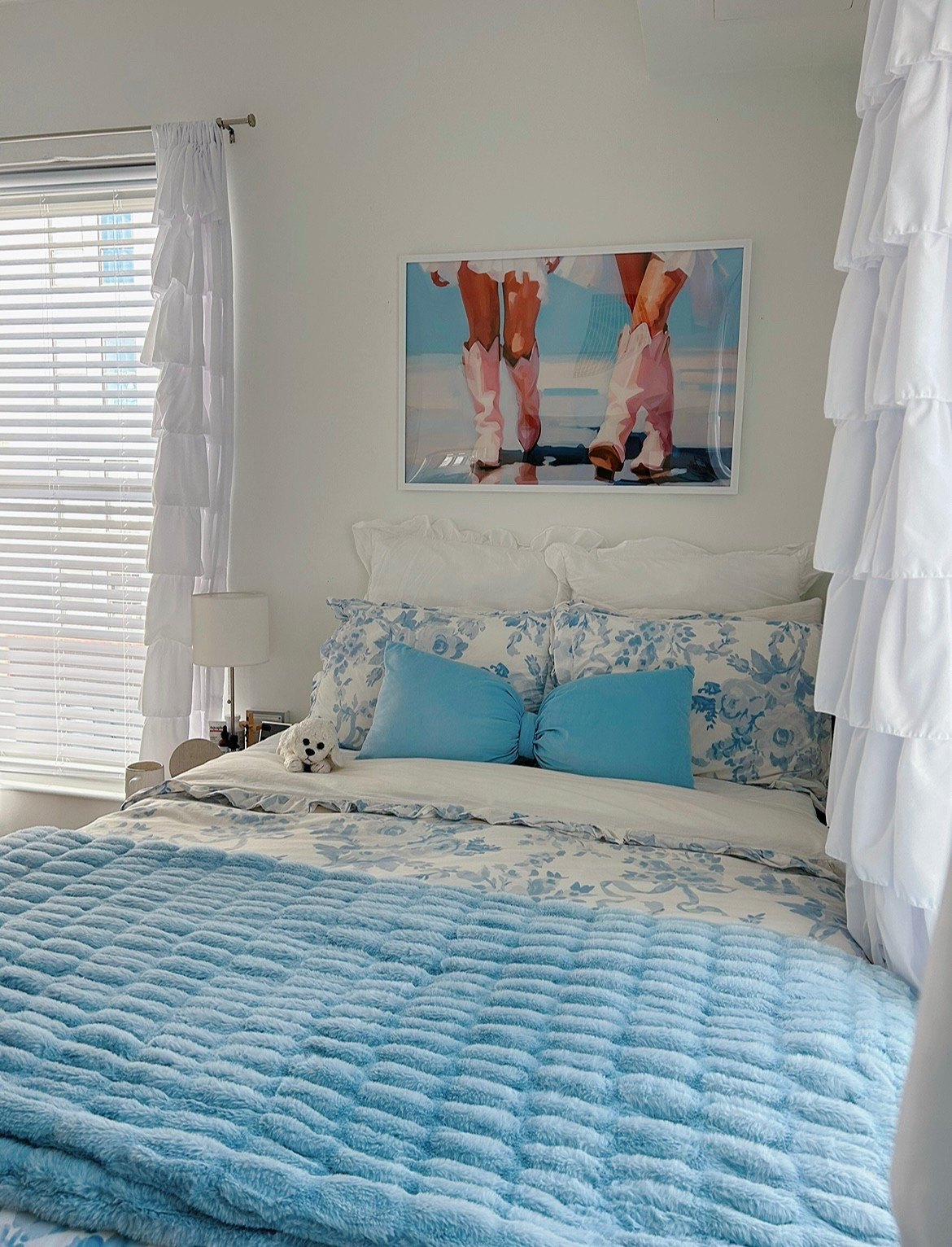 My bedding + picture frame!! 


#LTKHome