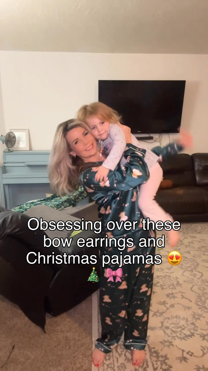 ✨ Prettiest combo you need this season ✨
These gold-plated dangling bow earrings are the cutest, girly statement — and the perfect gift idea for your besties (or yourself 🤭).
Paired with the softest satin PJs that feel like a dream… just make sure to size up for that luxe, relaxed fit 🤍✨

Linked in bio + LTK for easy shopping 🛍️

#AmazonFinds #GiftIdeas2025 #GirlyAesthetic #HolidayGifts #TrendingAmazonFinds #AmazonFashion #JewelryAddict #SatinPajamas #CozySeason #AffordableStyle #LTKFinds #InMyGiftGuide #DailyDeals #BowEarrings #PrettyThings #FashionReels #ViralReels #HolidayStyle #ShopWithMe #AmazonMustHaves #GiftGuideForHer #InfluencerStyle

#LTKGiftGuide #LTKselfcare #LTKHoliday