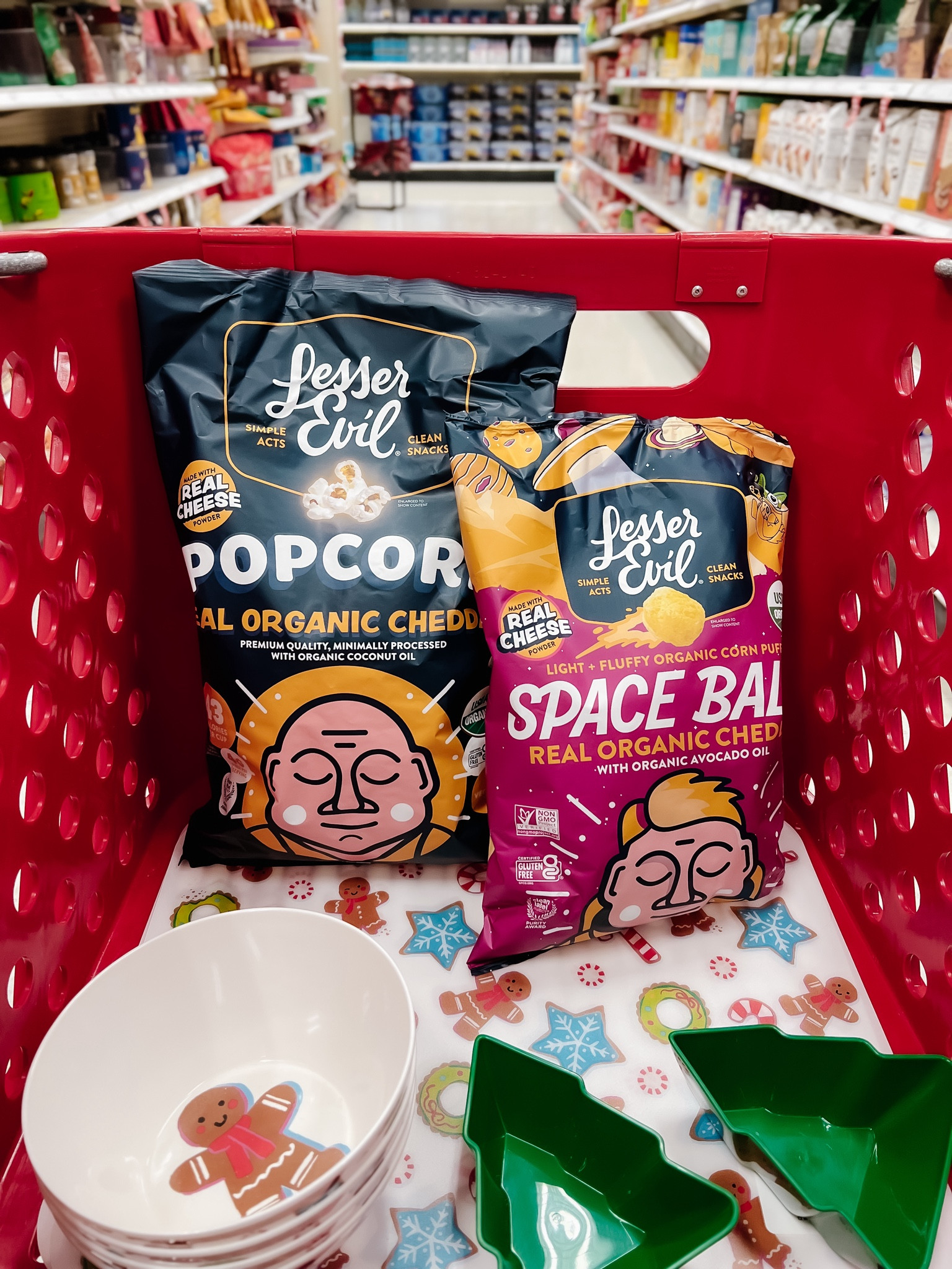 #ad The BEST movie snacks are by @lesserevilsnacks 🍿🎥 These are always a FAVORITE in our home! #lesserevilpartner They now have (exclusively at @Target ) New Real Cheddar Popcorn and Space Balls, that are made with real cheese! I love that LesserEvil makes their products with high quality, real, organic ingredients 👏🏻🫶🏻 So on your next Target run make sure to grab these and give them a try 🎯❤️

#lesserevilsnacks #target 

#LTKHoliday #LTKHome #LTKFindsUnder50