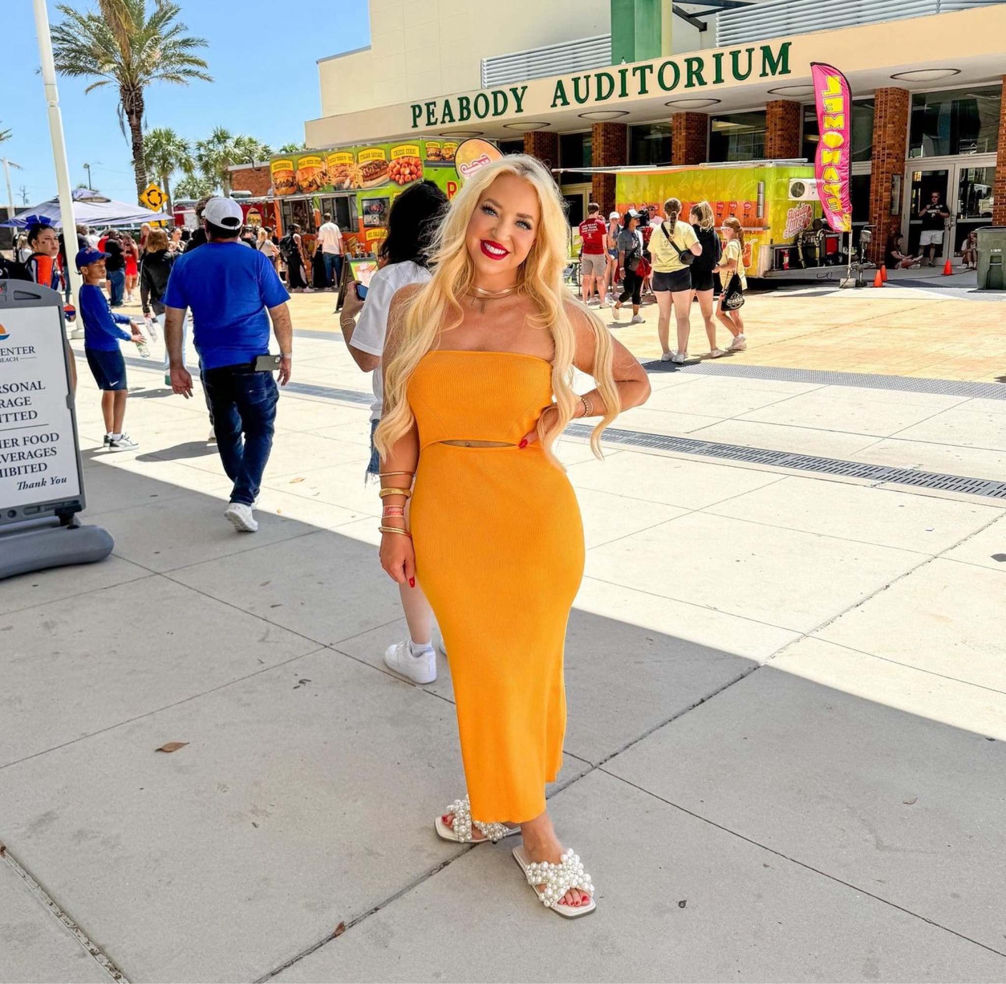 This dress is so cute (and perfect for the VOLS)! But it does stretch out, so I’d order a size down FOR SURE 🧡 and best strapless bra ever…I have multiples and wear them just about everyday! Xo

#LTKStyleTip #LTKSeasonal #LTKBeauty