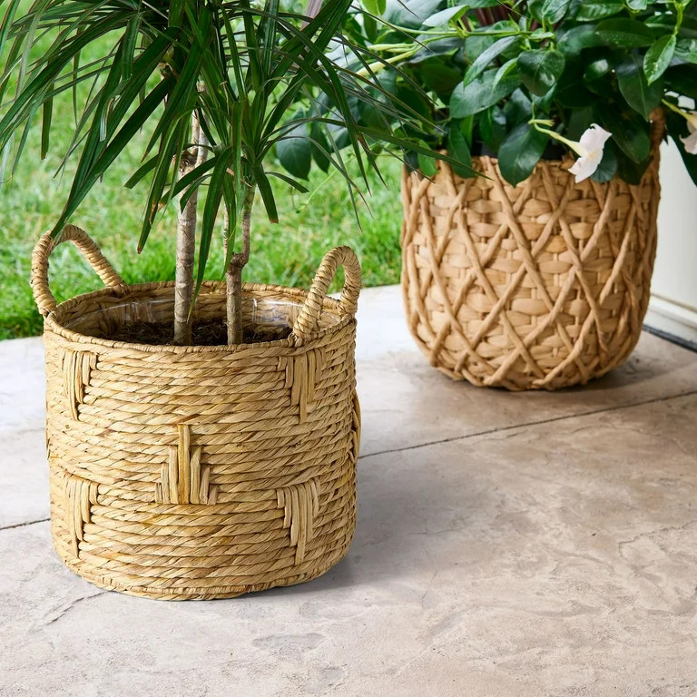 Better Homes & Gardens Athena 12" Round Bulrush Basket Planter | Walmart (US)