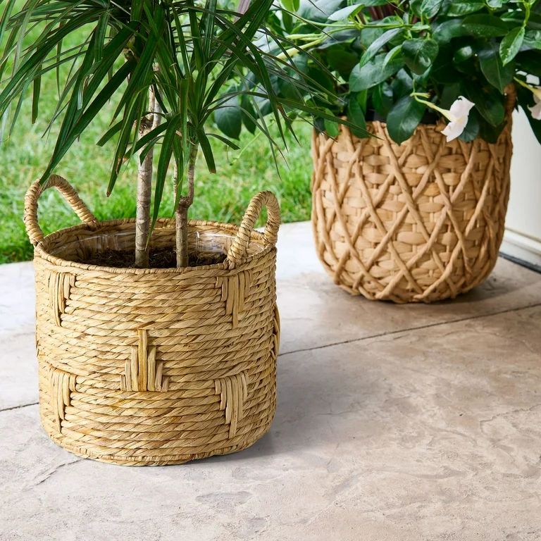 Better Homes & Gardens Athena 12" Round Bulrush Basket Planter | Walmart (US)