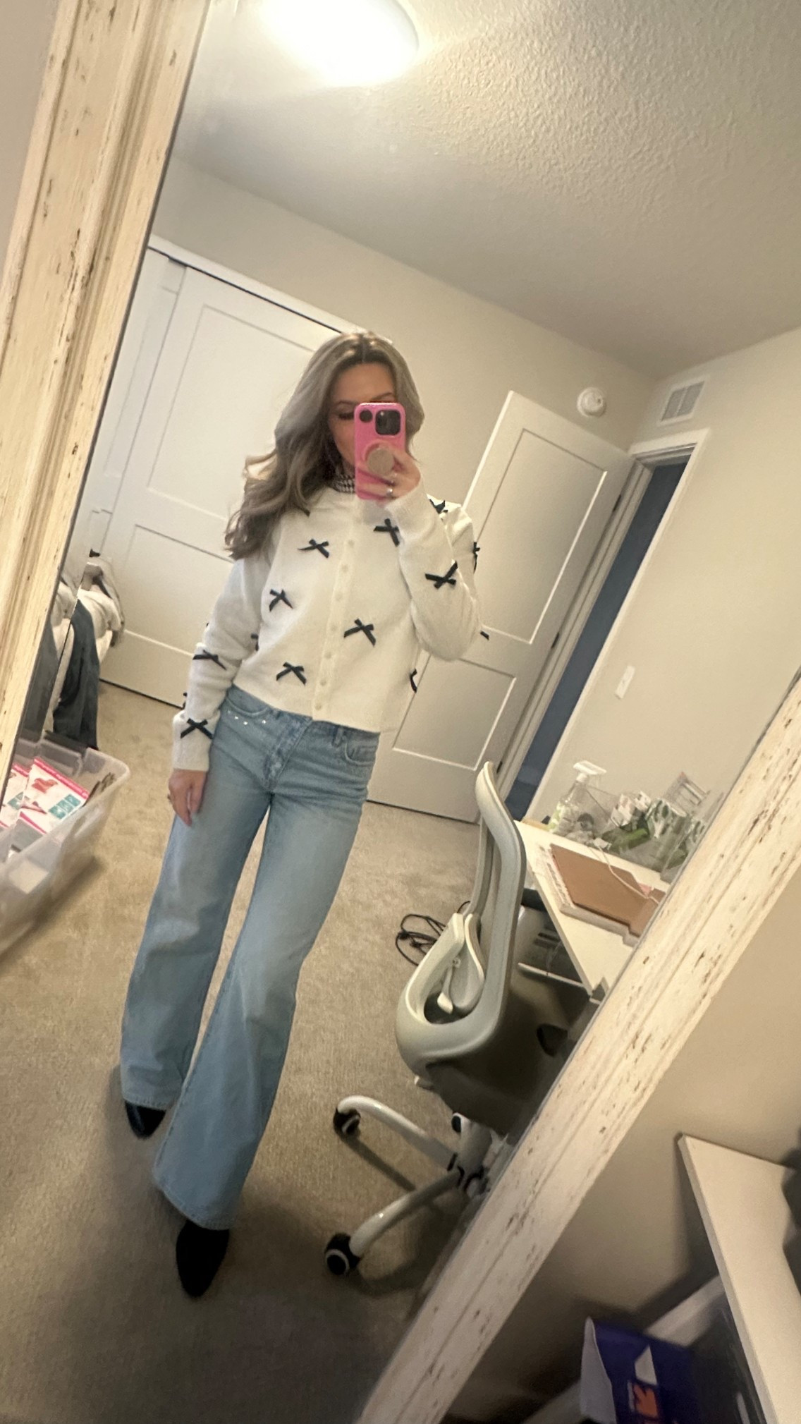 Holiday outfits// jeans// wide leg jeans// bow sweaters// winter outfit// 

#LTKmomlife #LTKootd #LTKSaleAlert