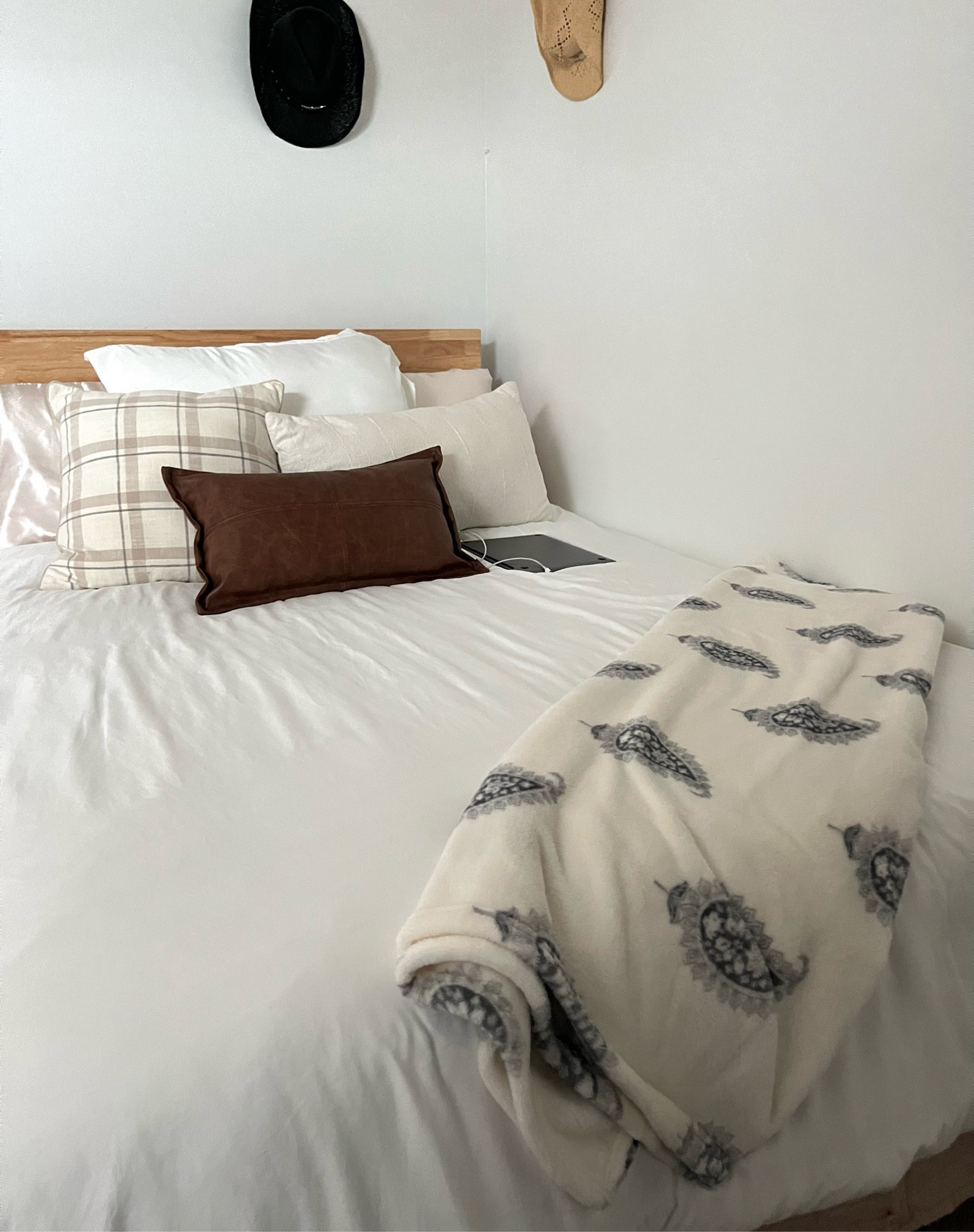 The softest duvet cover🤍

#LTKGiftGuide #LTKFindsUnder50 #LTKHome