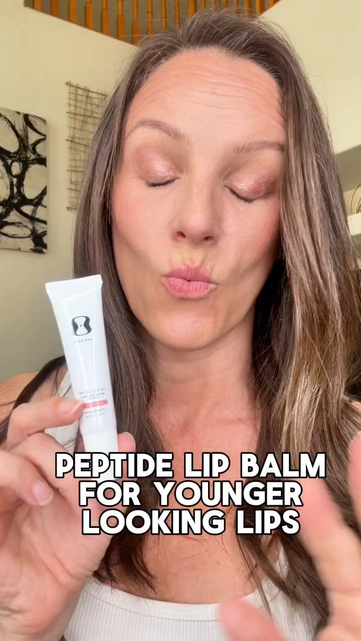 One skin lip sheild SPF OneSkin’s new OS-01 Lip Shield SPF 15 in Bare Blush is powered by their OS-01 peptide, the same longevity technology used in their skincare. It gives instant hydration, a smooth non-sticky feel, and real protection against UV damage, environmental stress, and dryness, now in a tinted shade!
.
#oneskin #lipshield #liptreatment #lipspf #beautyover40 
