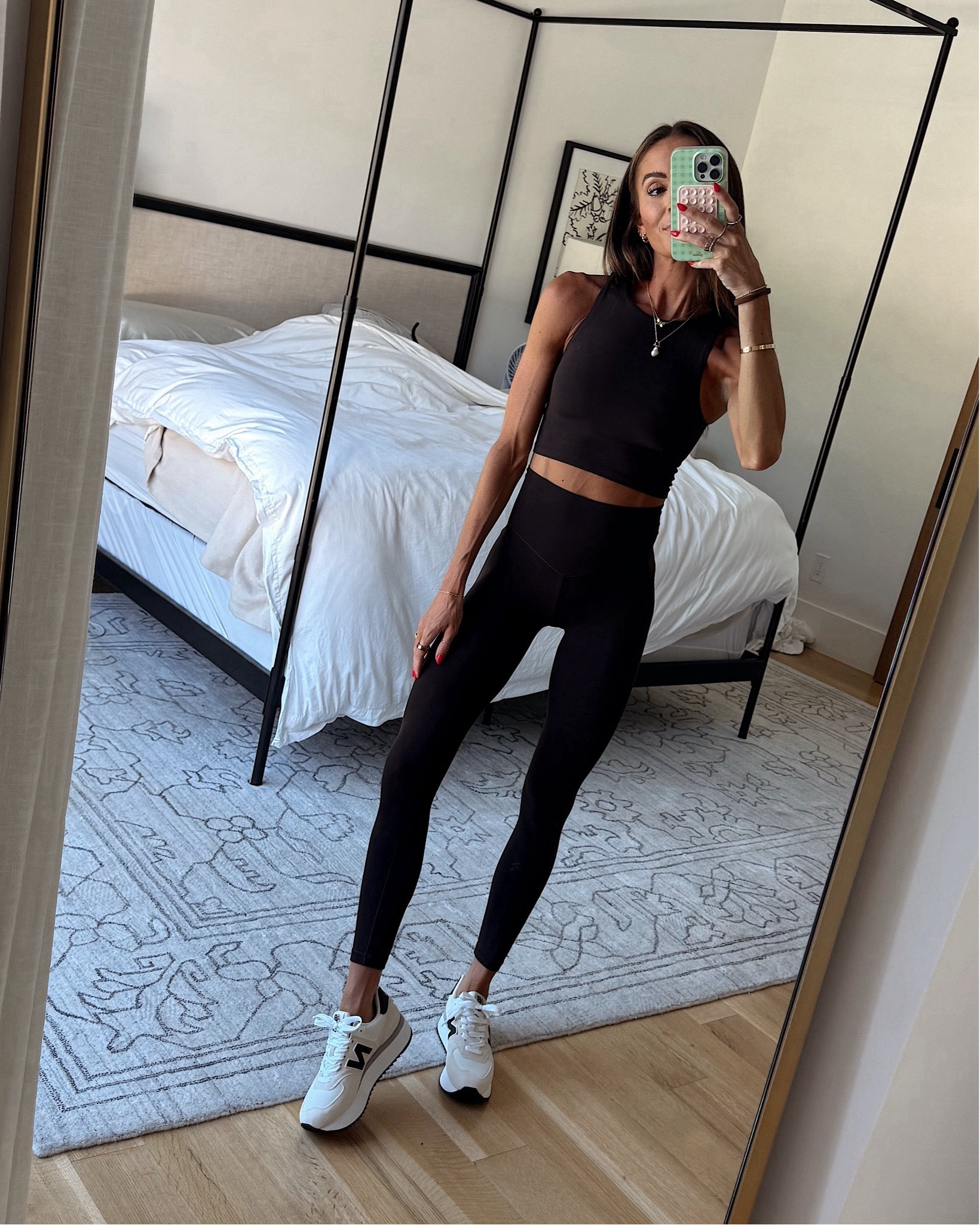 @aerie leggings + sport bra on sale rn! 🙌🏻

#LTKFindsUnder50 #LTKFitness #LTKSaleAlert