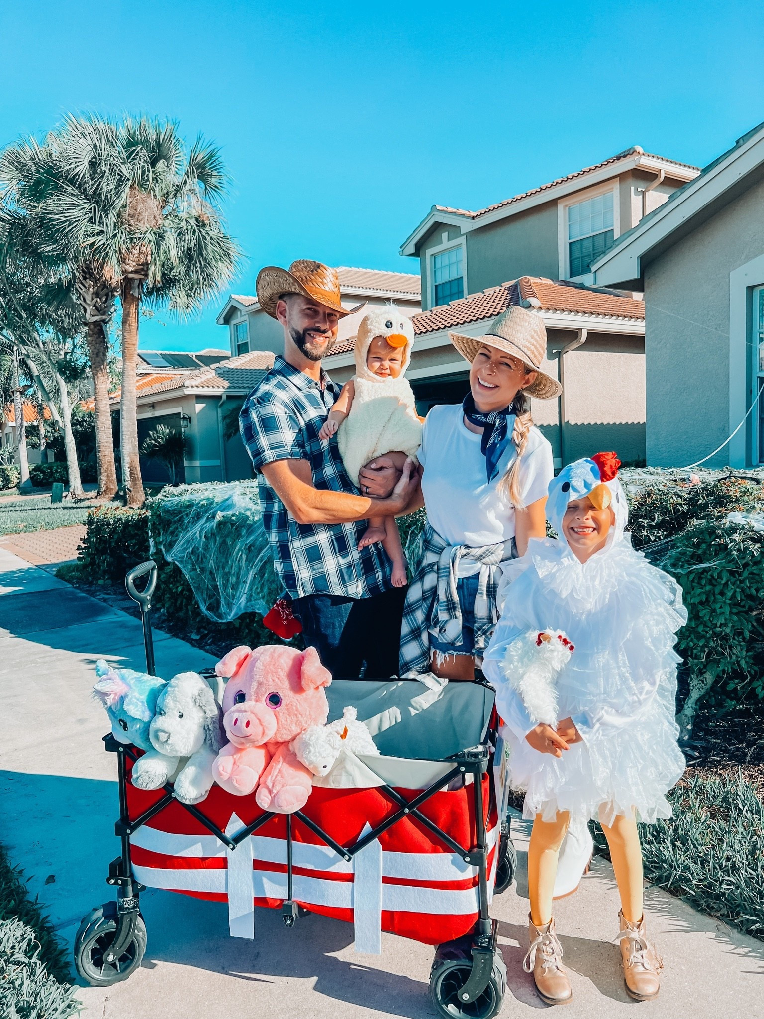 Down on the farm! 🐮🐷🐥🚜🎃

Another year, another family Halloween costume! 😂 Looking back at these photos, I can’t believe how much the girls have grown! 🥹

From our little farmers to the cutest farm animals, this was definitely one of my favorite family costumes! Some of these moments feel like yesterday, and I wish I could freeze time just a little longer. 🧡

Would your family dress up as a little farm?! 🐮

📌 SAVE for family Halloween costume inspiration!