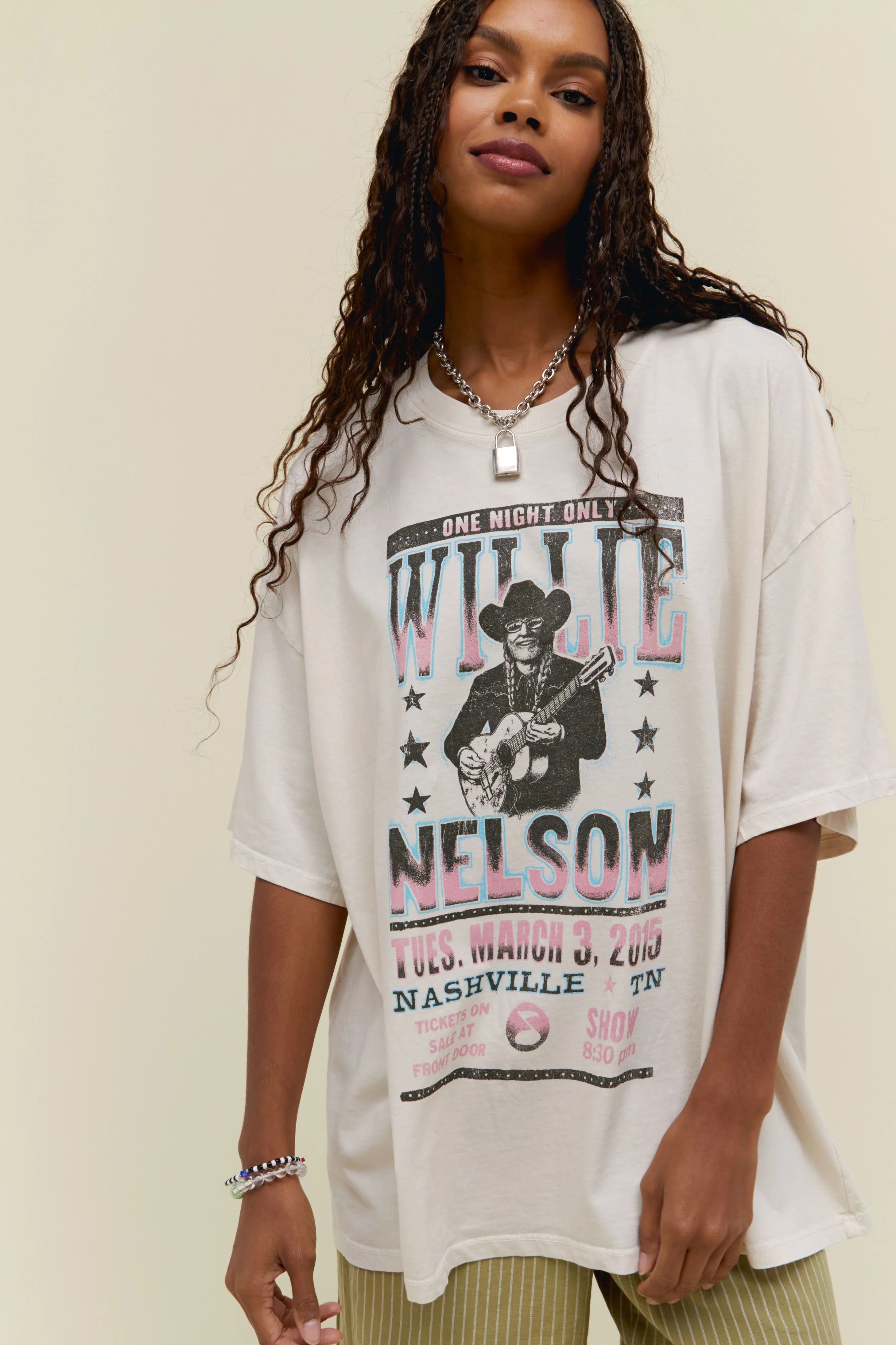 Willie Nelson One Night Only OS Tee in Dirty White | Daydreamer