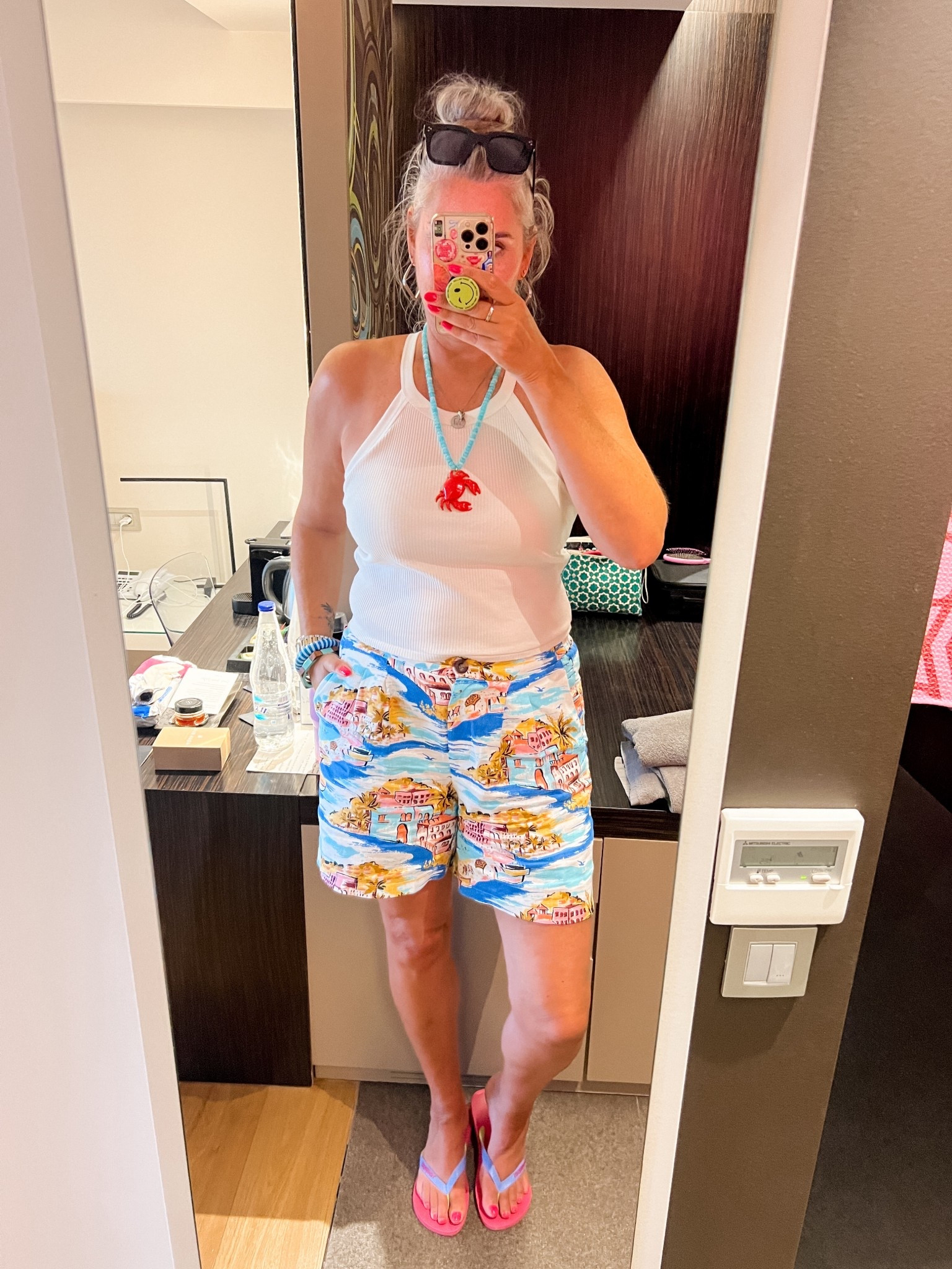 OOTD - Wednesday. Viral Uniqlo bra top (L) paired with linen Boden shorts with Amalfi print (42), turquoise and coral crab necklace (Zara, but found the exact one) and Havaianas flip flops. 



#LTKeurope #LTKnederlands #LTKtravel