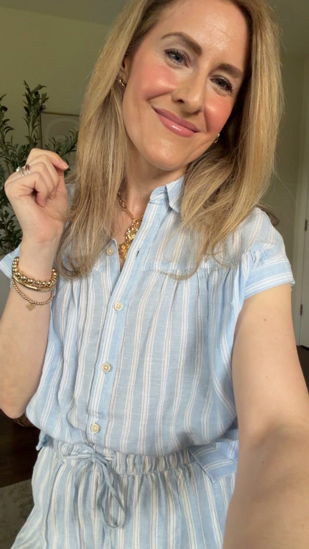 Linen blend shirt and shorts are great for hot summer weather. The armholes are pretty wide on the shirt, just fyi. Im in a small in the top and sized up to medium in the shorts. #walmartfashion