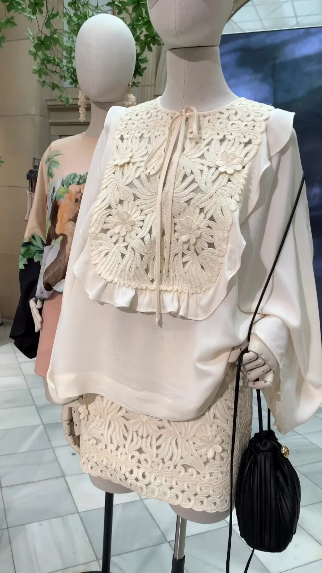 Gorgeous crochet pieces for summer 🖤

Summer outfit, summer inspo, crochet jacket, crochet shorts, crochet dress, high street, crochet top, H&M new in, embroidery, embroidered top, holiday, vacation.

#LTKstyletip #LTKdresses #LTKsummer