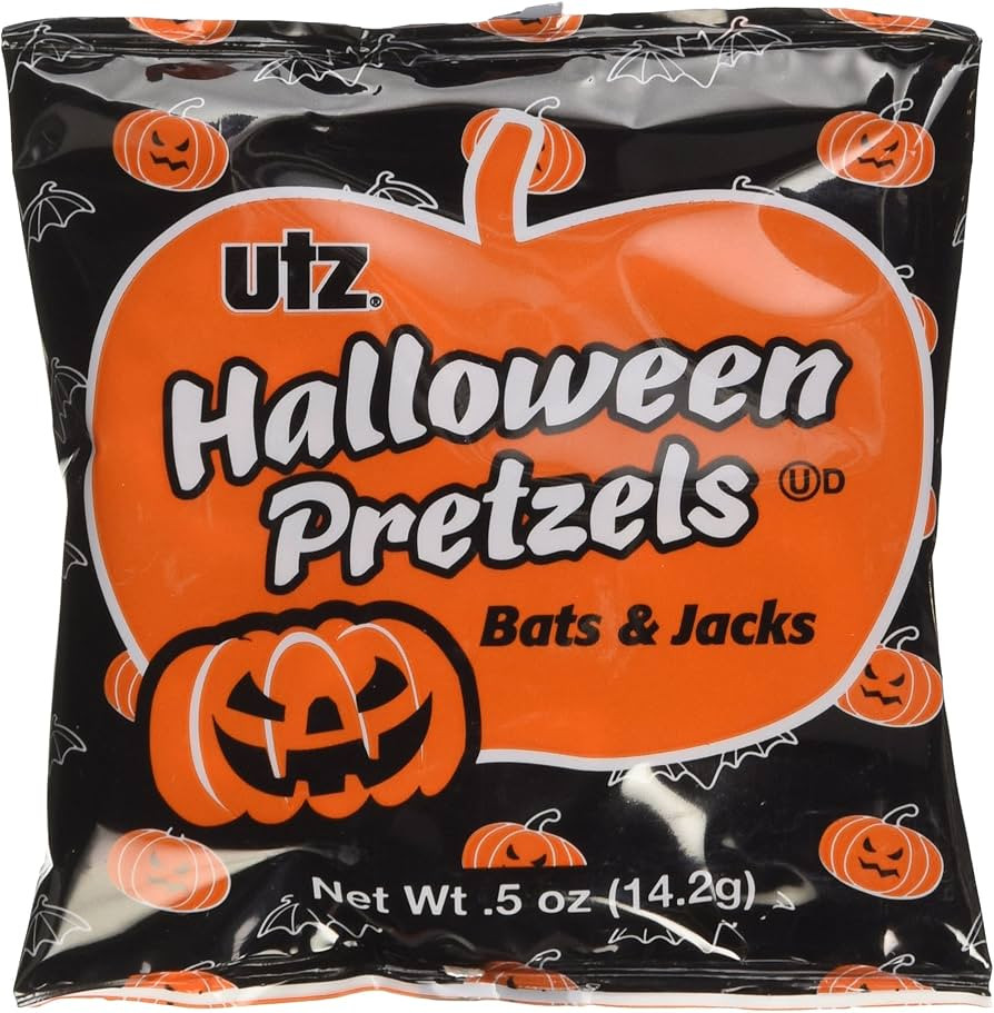 Utz Halloween Bat & Pumpkin Shaped Treats Pretzel, 20 oz, 40 Bags | Amazon (US)
