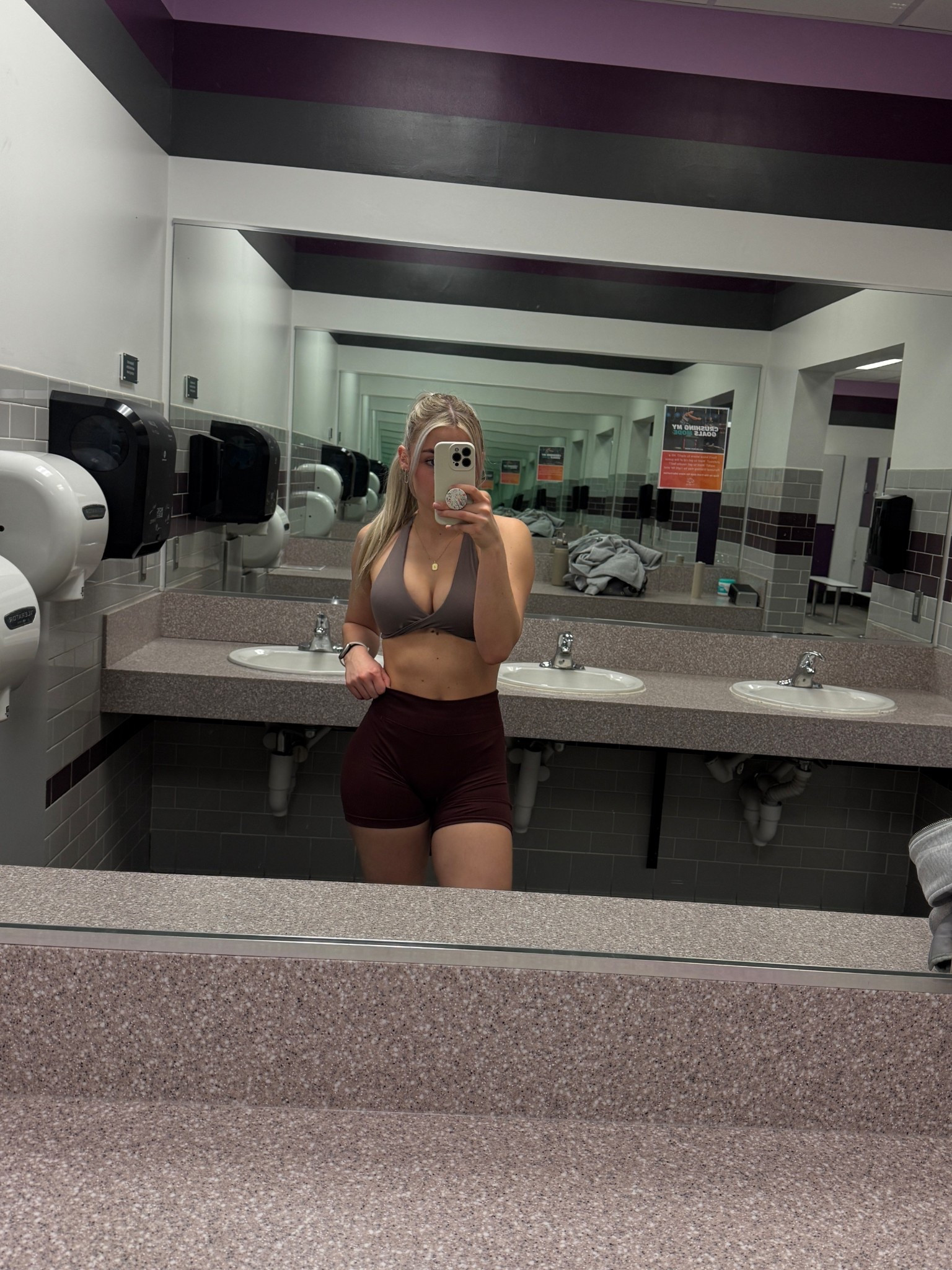 Exact dfyne dynamic short dupes on Amazon! And only $20! Amazon gym, gym shorts, gym outfit, Amazon shorts, sports bra, gym fit, gym outfit 

#LTKActive #LTKFindsUnder50