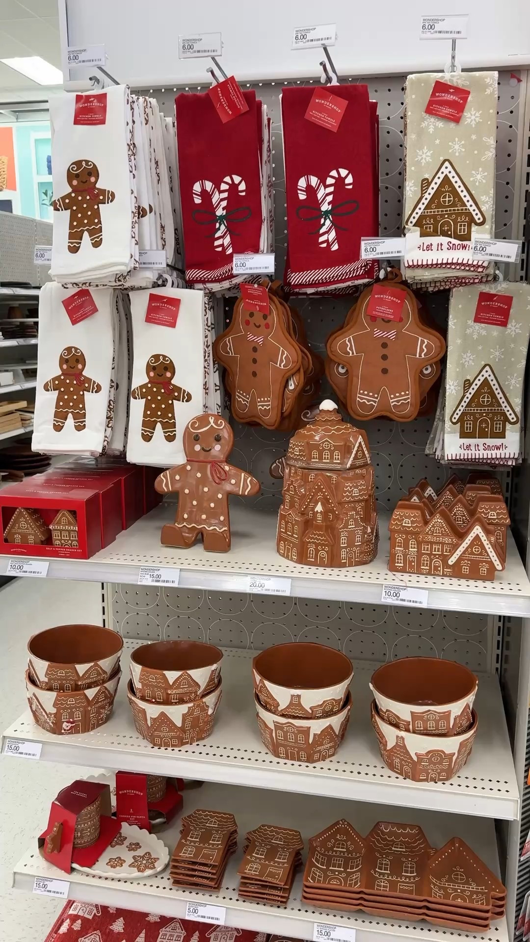 How cute is all this gingerbread stuff at target!! 

Holiday decor, Christmas decor, kitchen holiday decor, Target style, Sarah Joy 

#LTKHoliday #LTKHome #LTKSeasonal