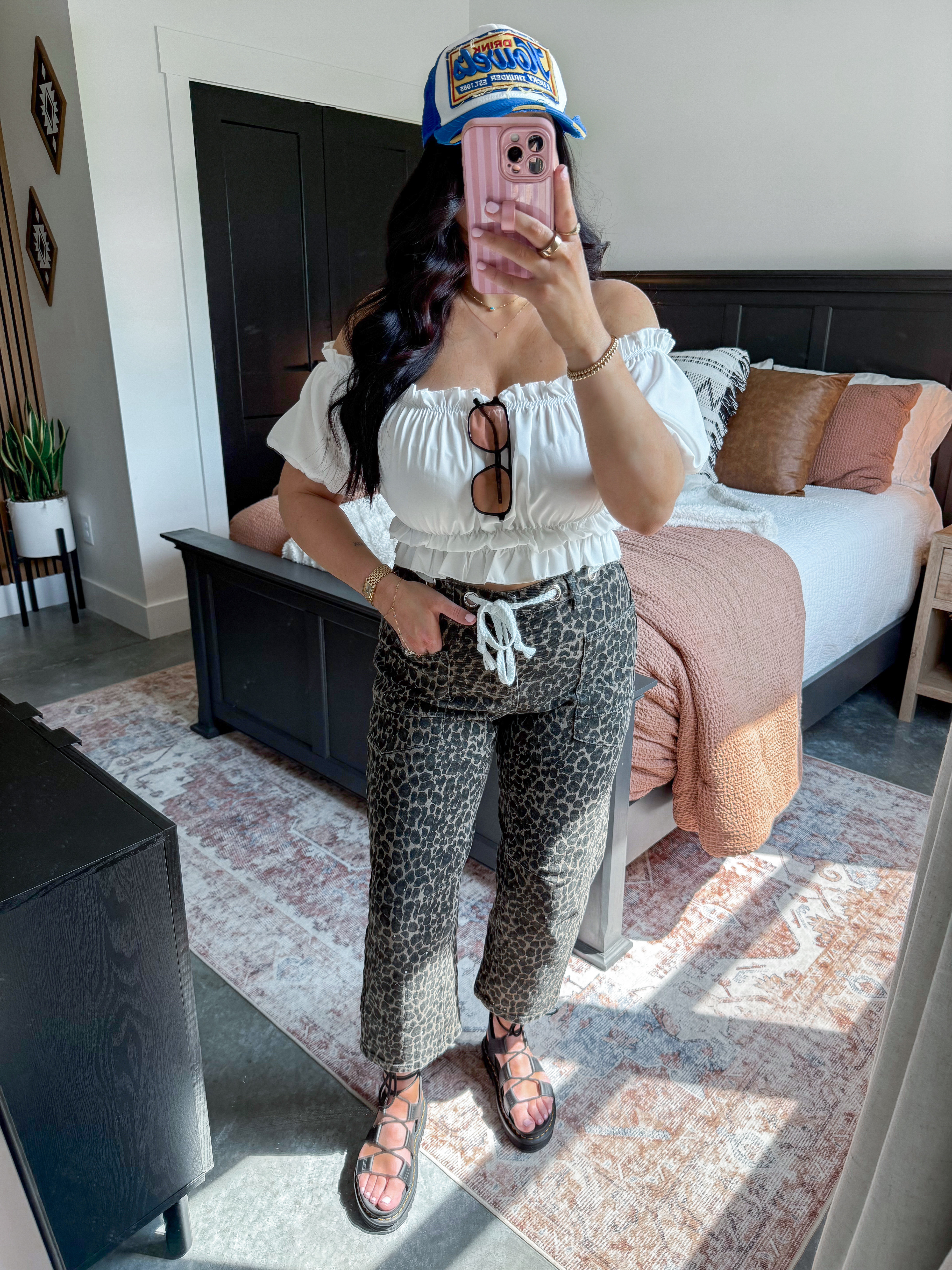 Easy OOTD as a FTM 💙🐆

Leopard print jeans - 4

*My top is no longer available, so I linked two alternatives!

 

 #LTKgrwm #LTKootd #LTKmomlife