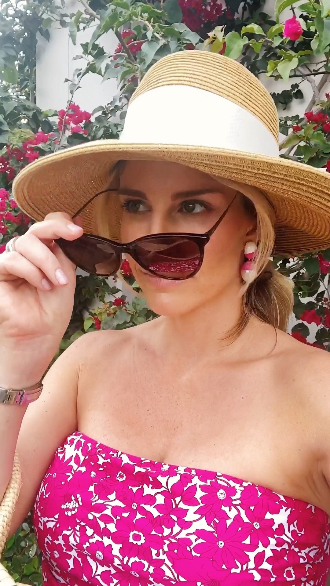 Here’s a great look for the beach or pool! 

#LTKFind #LTKswim #LTKtravel