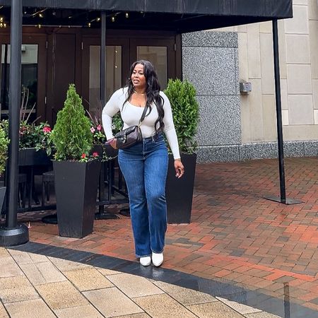 You want a casual outfit to feel comfortable, look snatched and put together you cannot go wrong with jeans and a white T. 

Casual style 
Jeans
Flare jeans 
Plus size style 
Plus size jeans 
Mid size jeans 
Curvy fashion 
Spring style
Summer outfit 



#LTKstyletip #LTKmidsize #LTKplussize