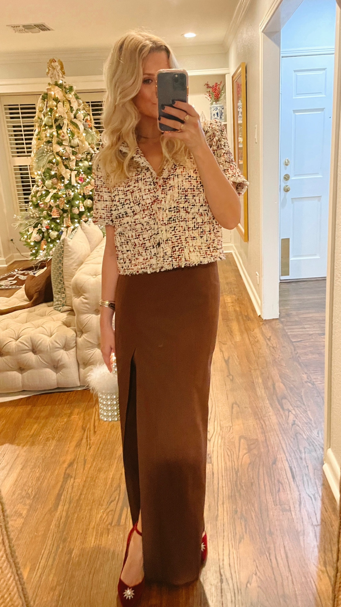 The most versatile dress of them all. Wear it in the summer with sandals or in winter with a fun jacket and boots. A closet staple for sure! 

Use code SARAHFLINT-BAGRIFFIN for $50 off my shoes! Only a few sizes left! 

#LTKSeasonal #LTKstyletip #LTKHoliday