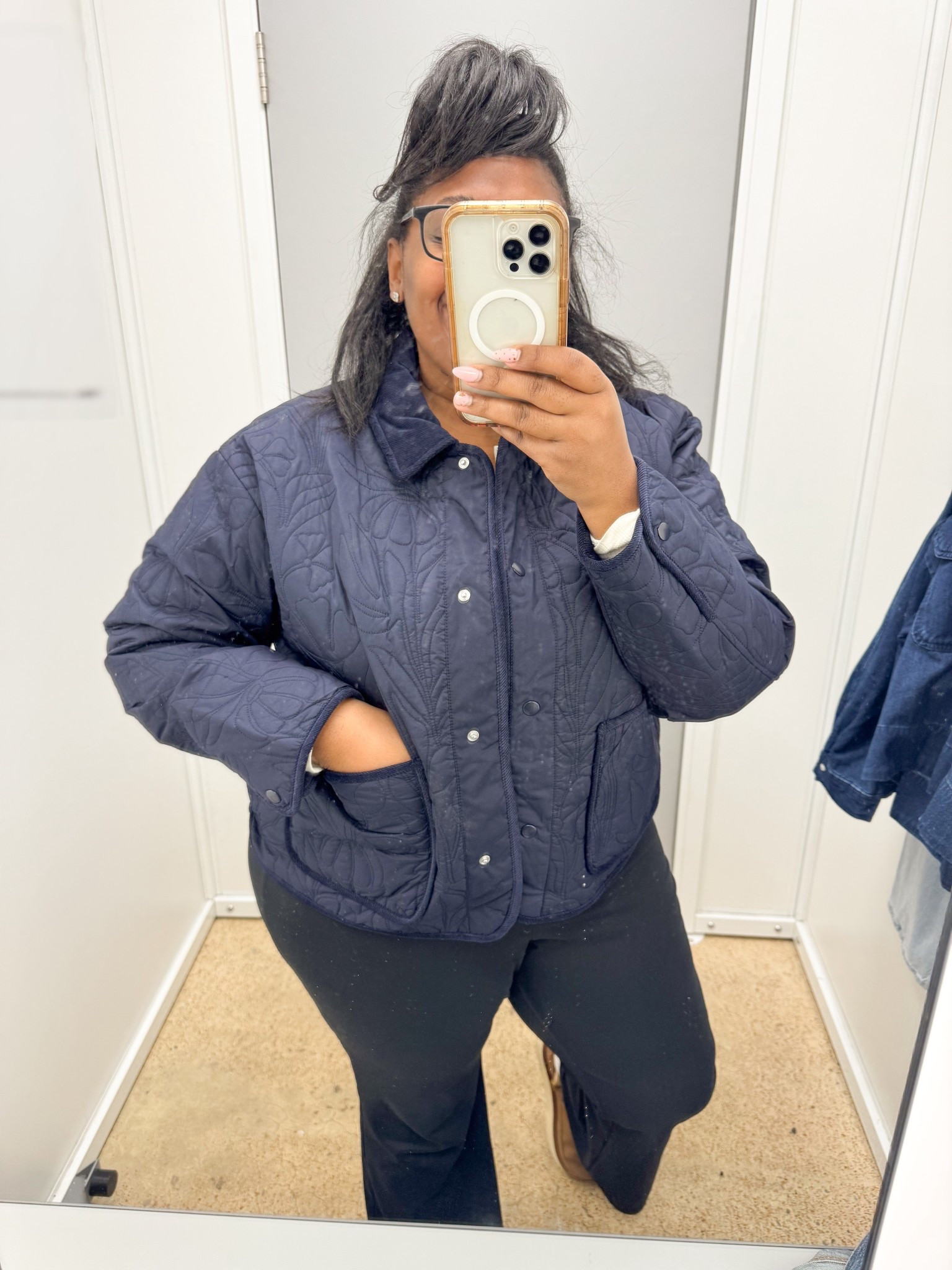 Loving this lightweight quilted jacket 🤩💙

- snap buttons
- front pockets
- full size run 

#LTKootd #LTKmomlife #LTKPlusSize