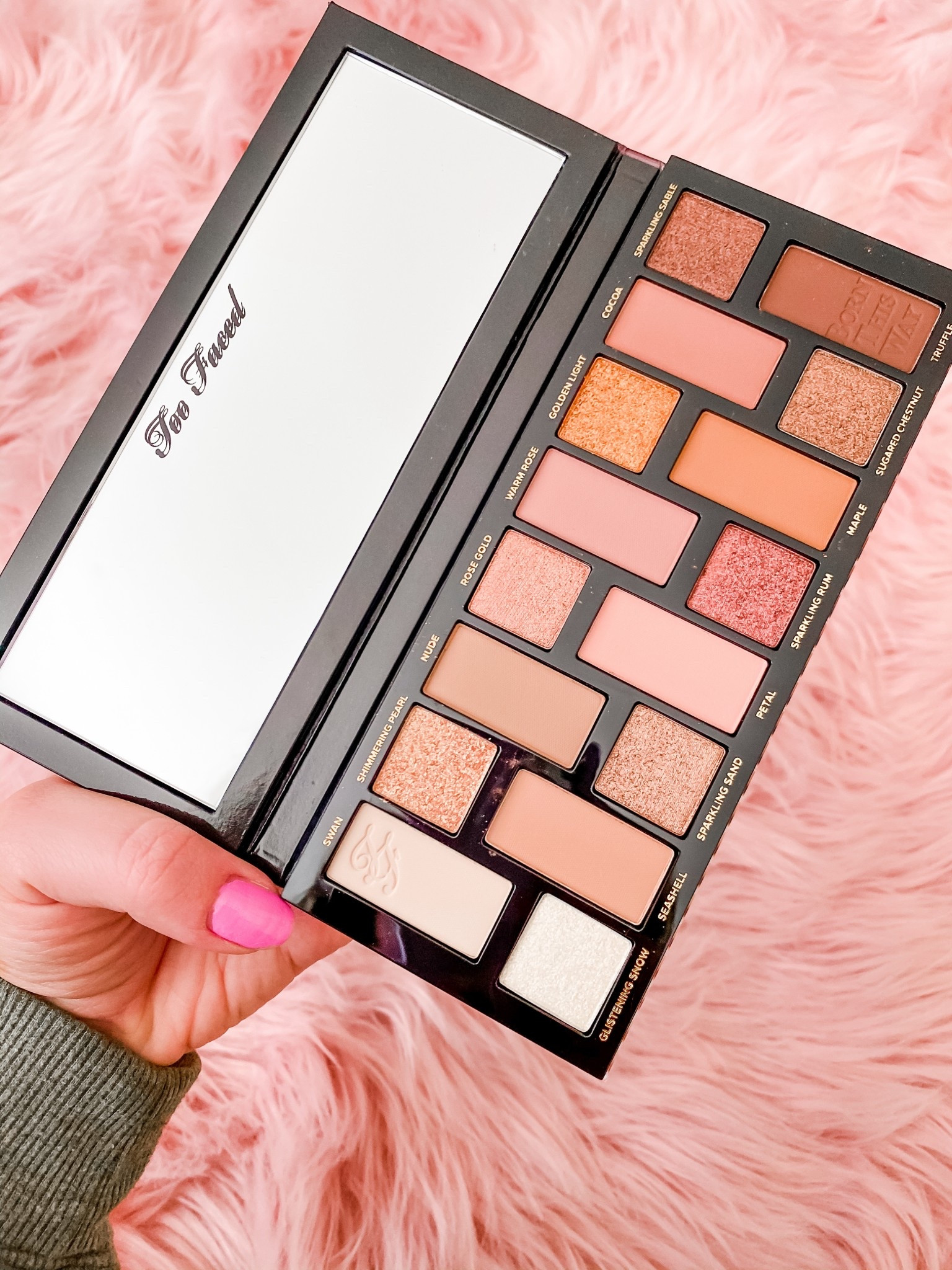 One my favorite eyeshadow palettes that I use daily! The best shades for every day!! It’s on sale right now at Sephora 👏🏼

too faced, eyeshadow, sephora sale

#LTKgrwm #LTKSaleAlert #LTKBeauty