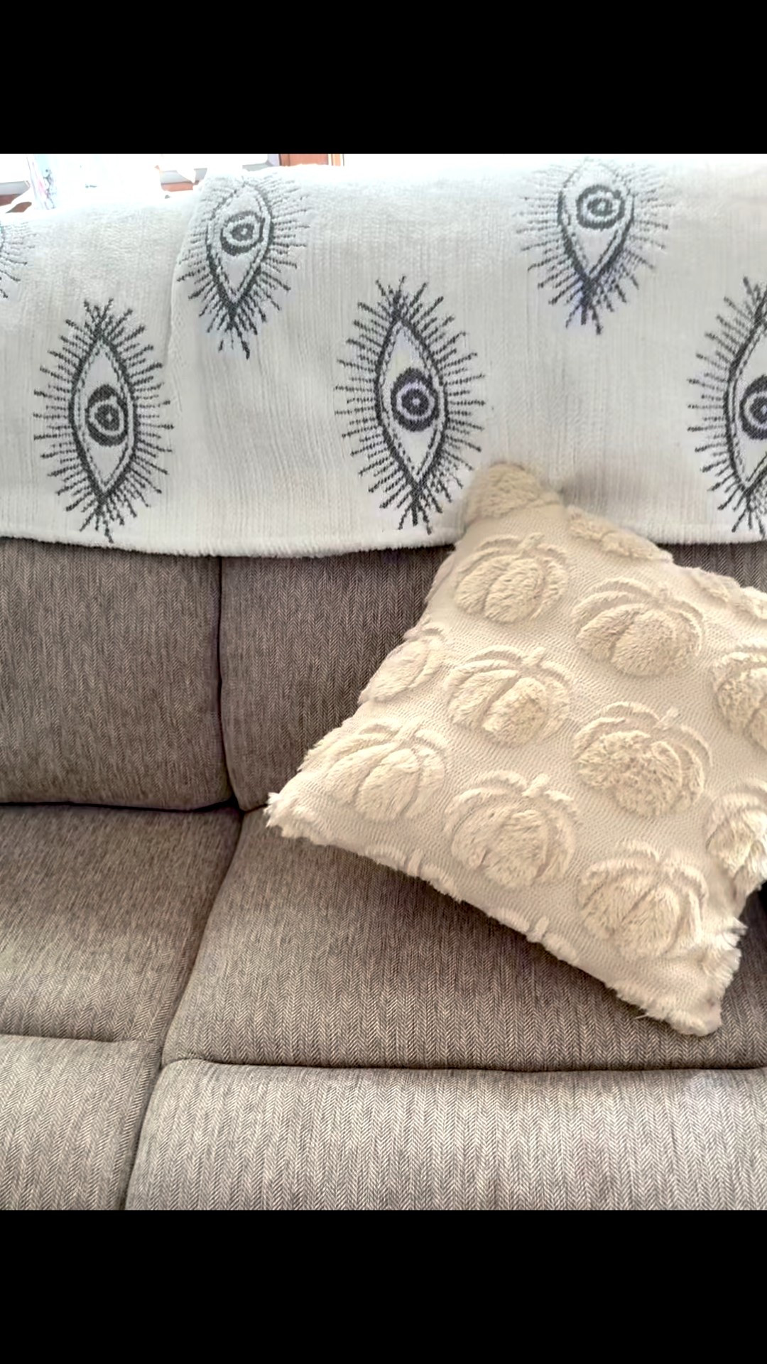 MIULEE Fall Throw Pillow Covers 18x18 Set of 2 Autumn Decorations Beige Pumpkin Accent Pillowcase for Sofa Couch Porch Bed Living Room Soft Plush Faux Fur Halloween Farmhouse Home Decor

#LTKSeasonal #LTKParties #LTKHome