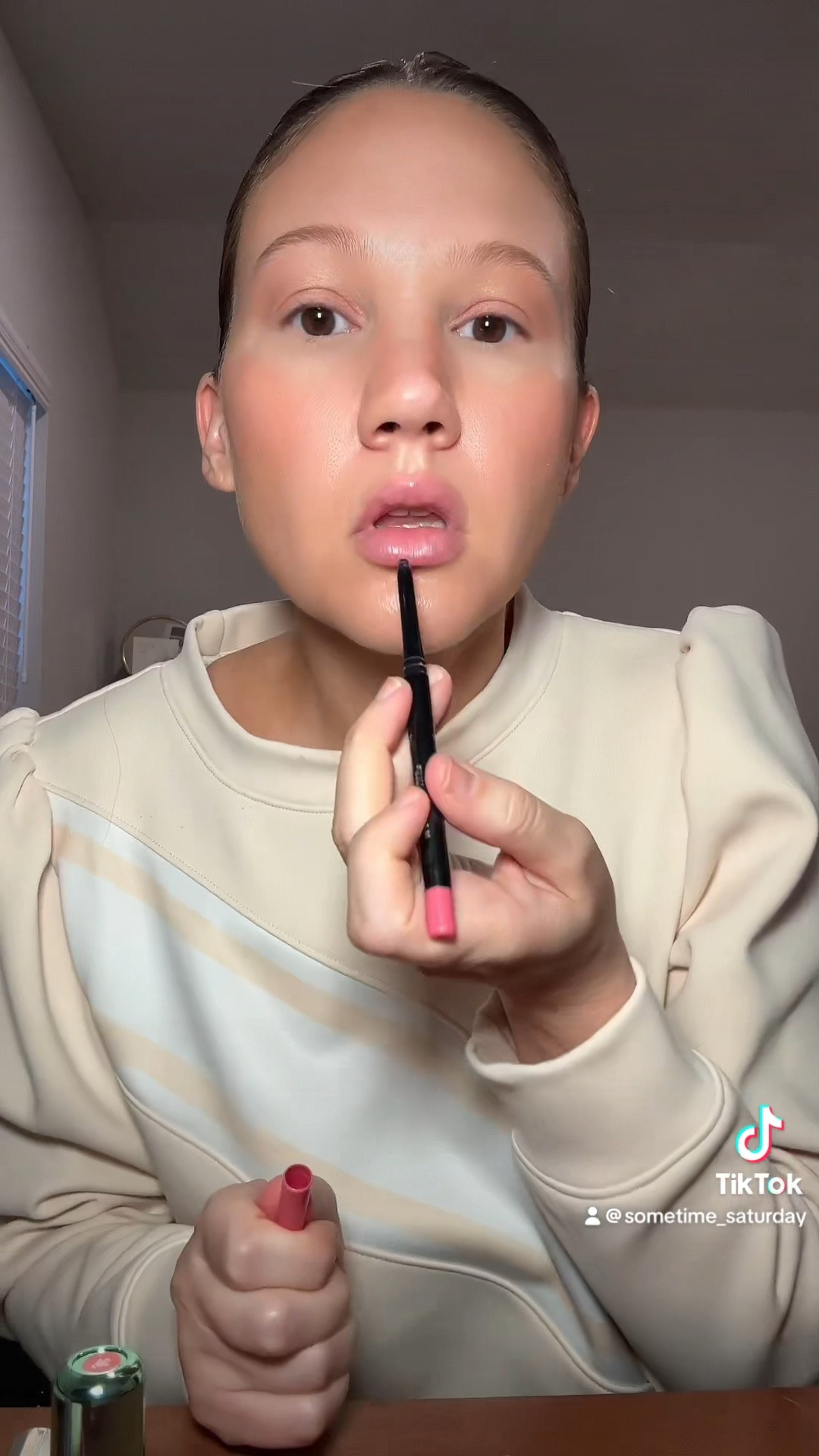 WFH natural makeup 

1. Hydrating Mist
2. Beauty Oil
3. Bronzing drops mixed w tinted moisturizer
4. Anti pollution drops
5. Concealer
6. Bronzer, shade medium
7. Highlighter, shade iridescent champagne
8. Liquid blush, shade parfait
9. Blush used as eyeshadow, shade Happy
10. Highlighter, shade self worth
11. Lipliner, shade palest pink
12. Lipstick, shade soft frequency


#LTKFindsUnder50 #LTKBeauty