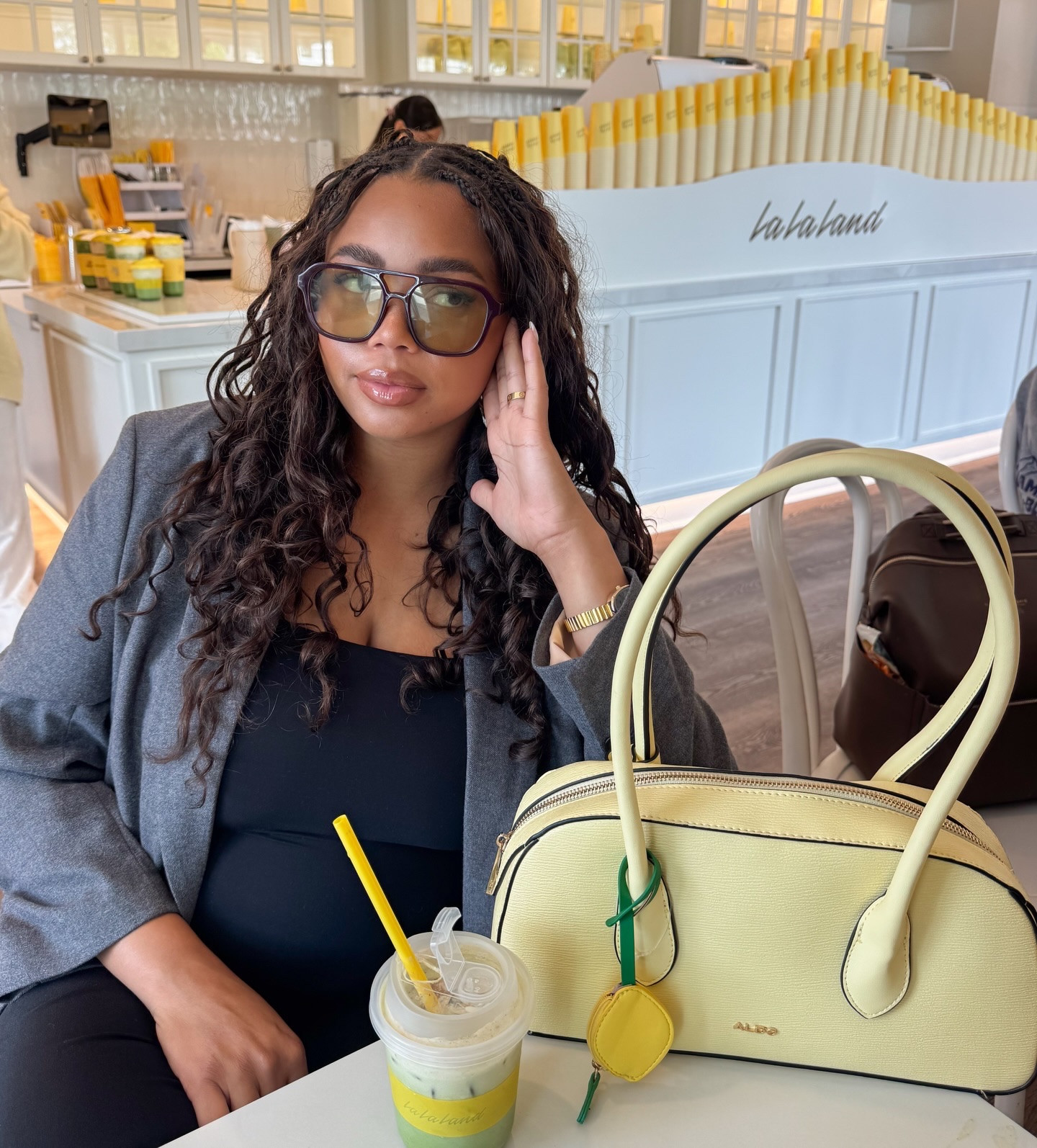 This Motherhood era is still for me 🍵💕

Comment “Link” for outfit details 

.

.

@aldo_shoes @stevemadden @oldnavy @marshalls @elfcosmetics @touchland @sheamoisture  @asos @lorealparis @morphe2 @no7usa @nyxcosmetics 

.

#dallasinfluencer #momstyle #ootdinspo #fitspo