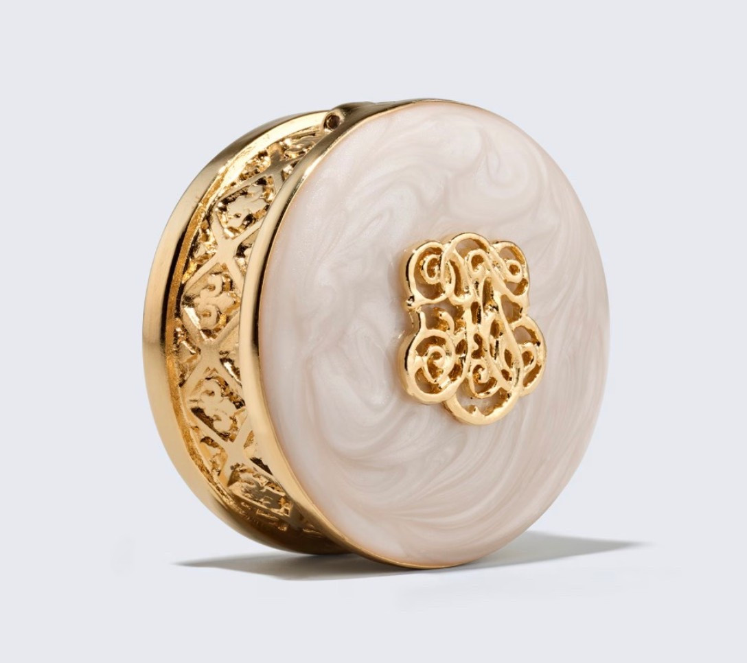 Estée Treasures Inspired by Mother of Pearl
Perfume Compact

Collectible Beautiful Eau de Parfum solid perfume compact.
$300.00

#LTKWorkwear #LTKGiftGuide #LTKBeauty